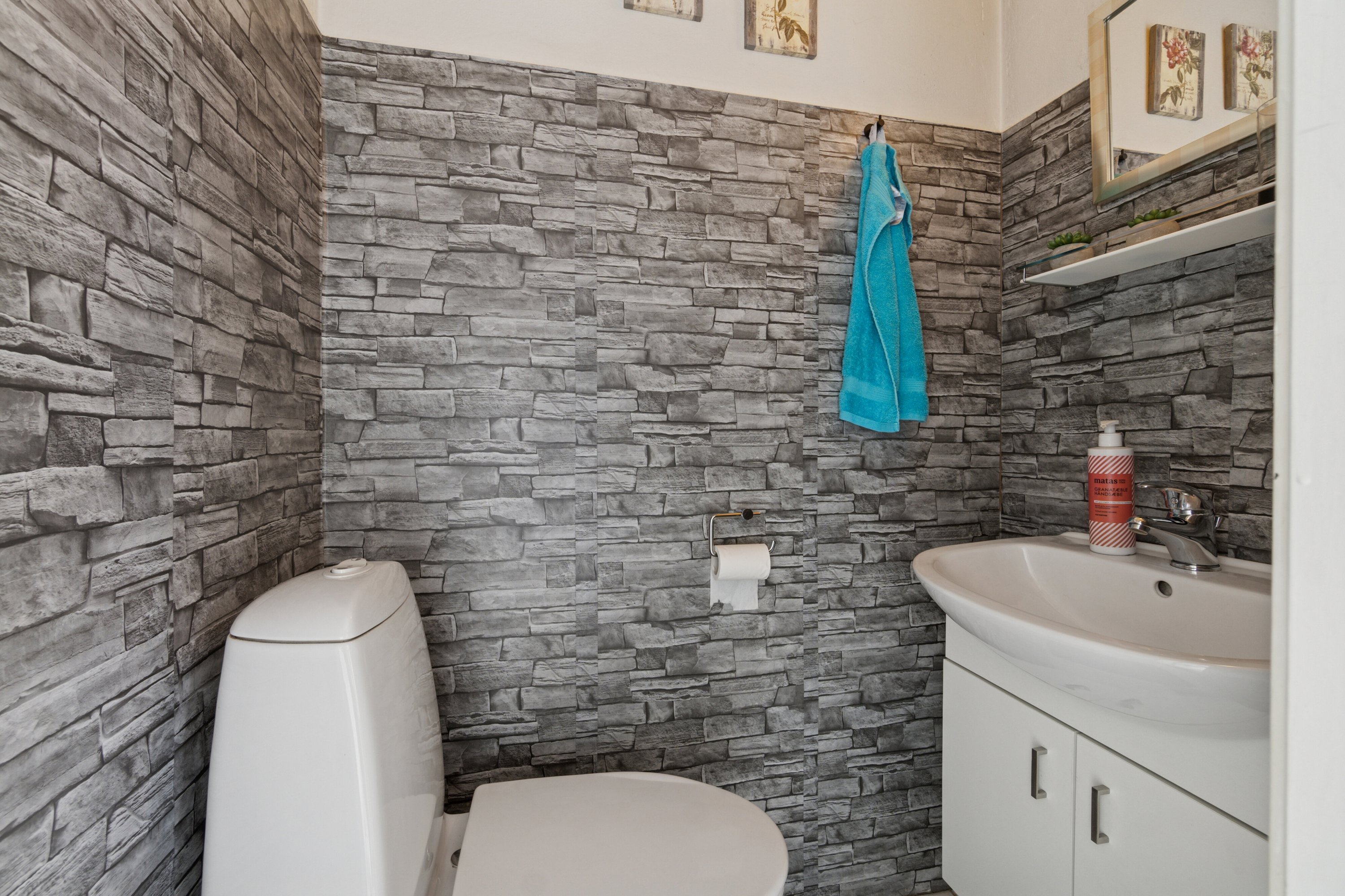 Fremhævet badeværelse billede i fuldskærmstilstand. Billede af Rønheden 4, 7755 Bedsted Thy