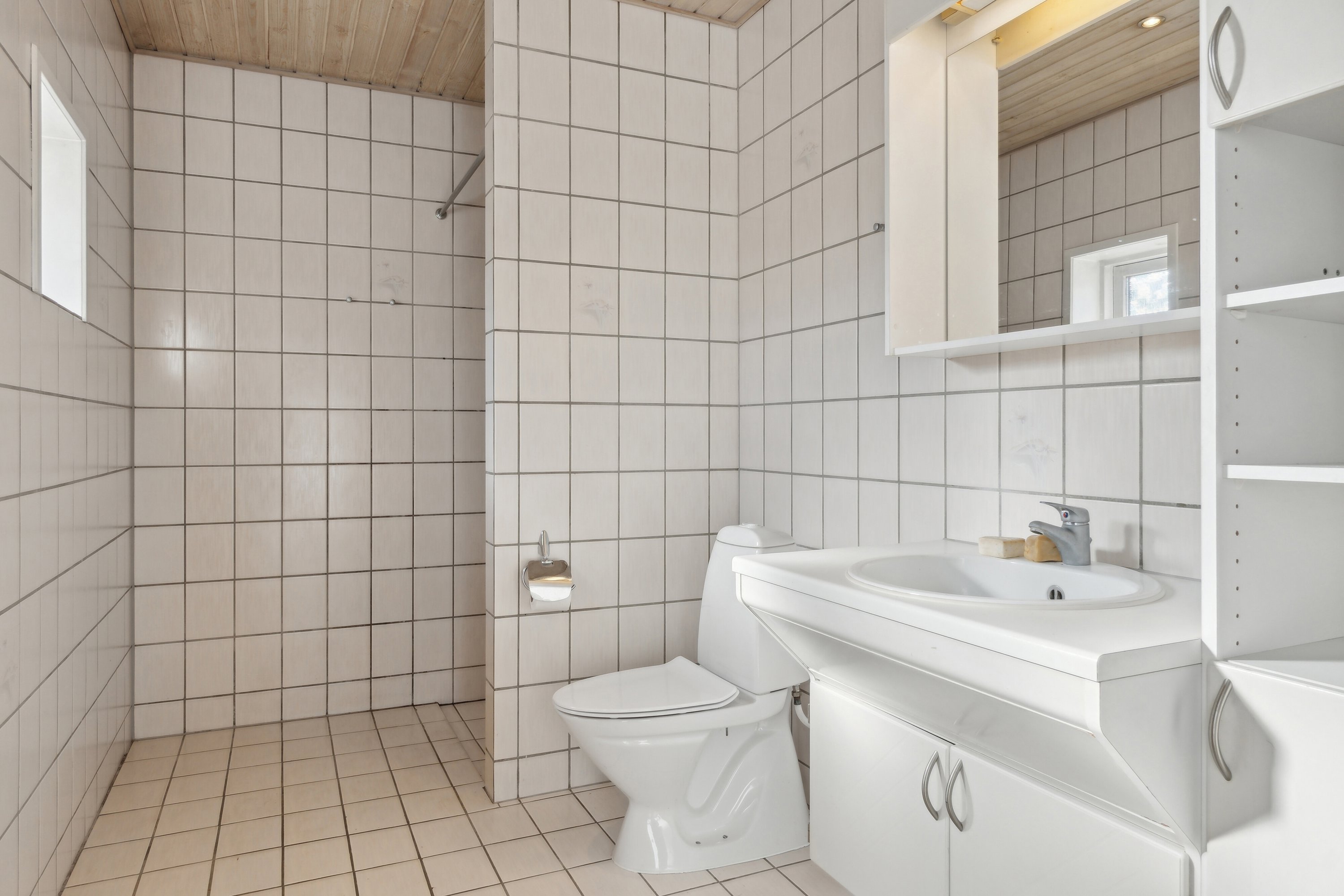 Fremhævet badeværelse billede i fuldskærmstilstand. Billede af Falkevej 10B, Lendum, 9870 Sindal