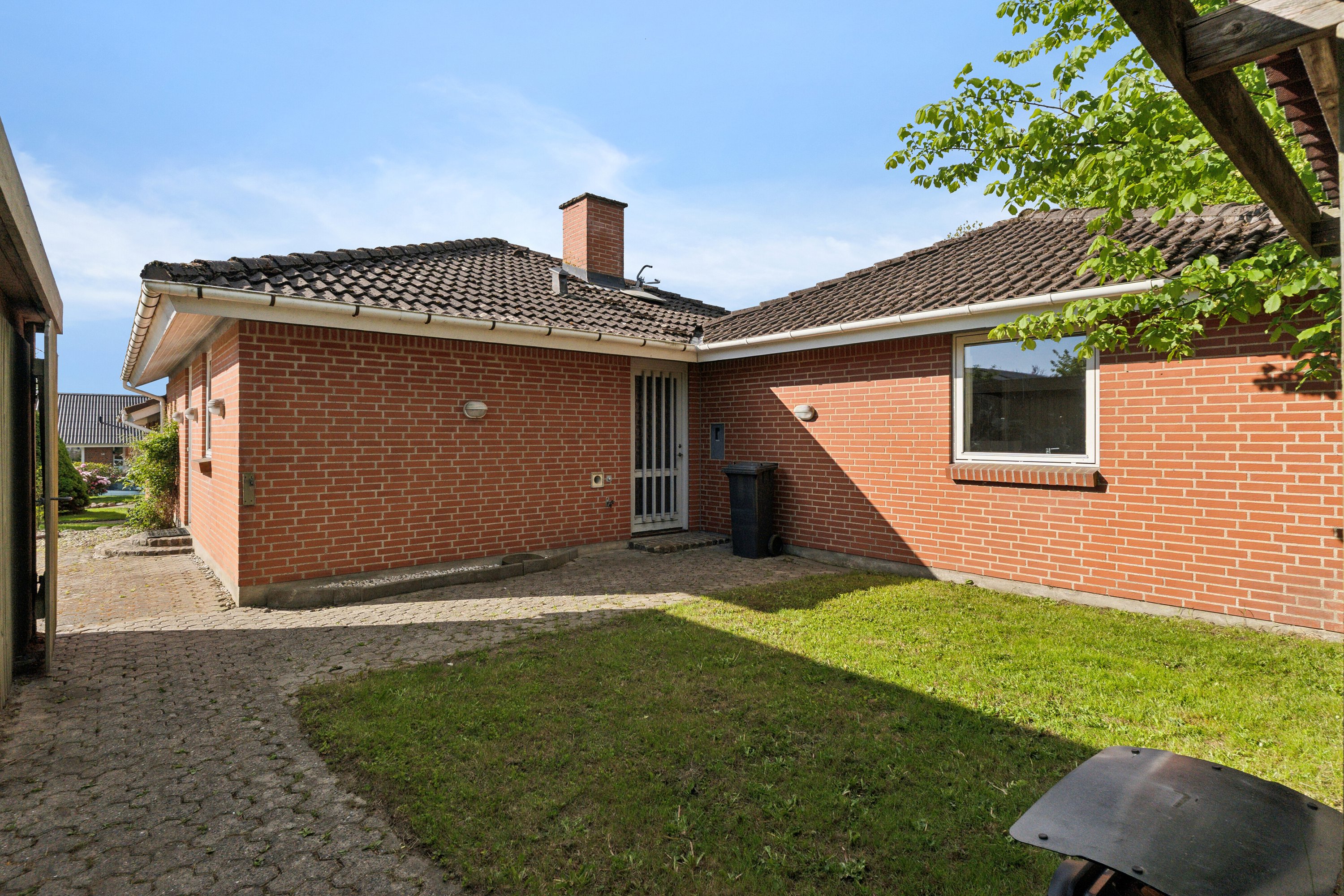 Fremhævet indgang til bryggers billede i fuldskærmstilstand. Billede af Falkevej 10B, Lendum, 9870 Sindal