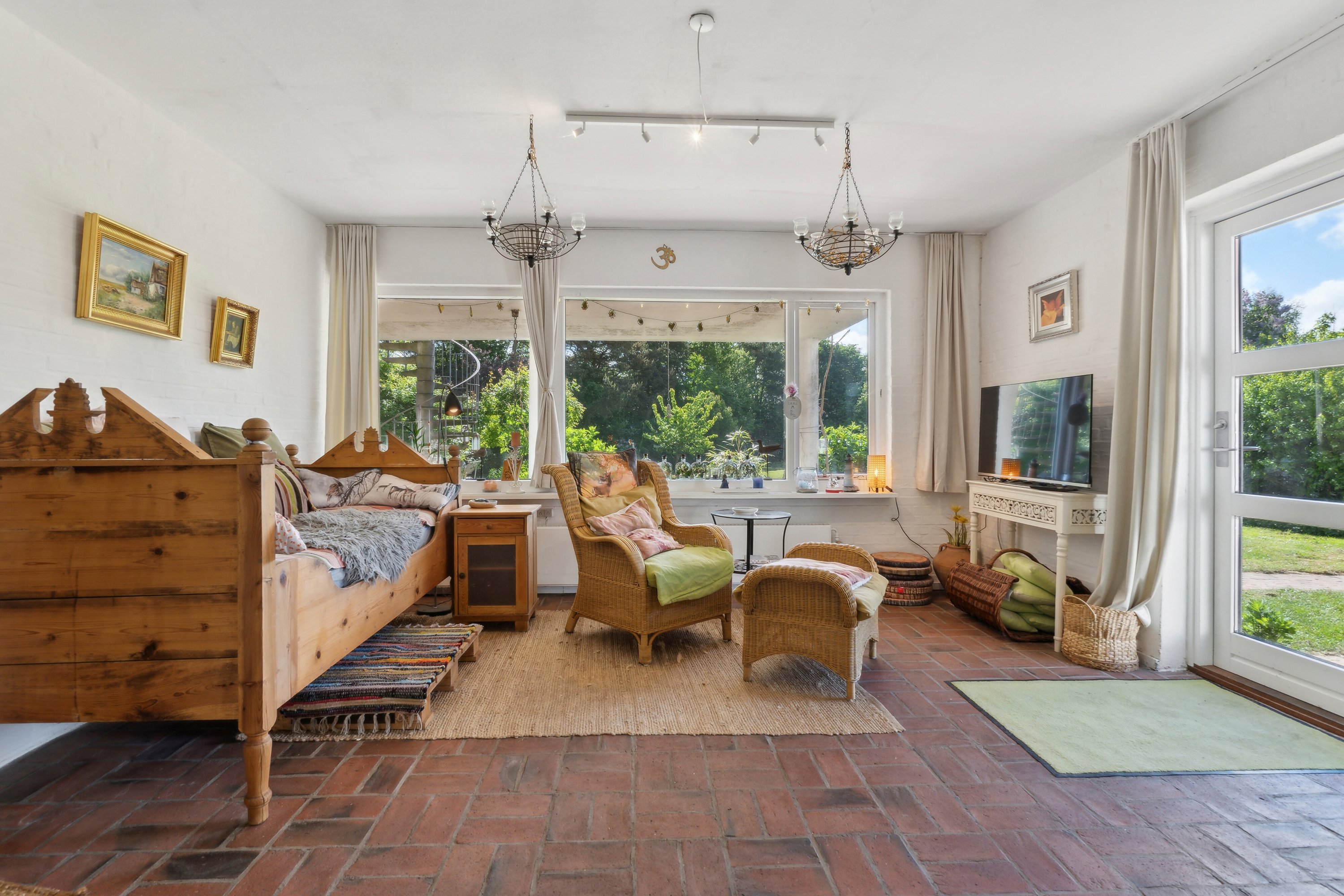 Fremhævet stue billede i fuldskærmstilstand. Billede af Kølstrupvej 41, 5330 Munkebo