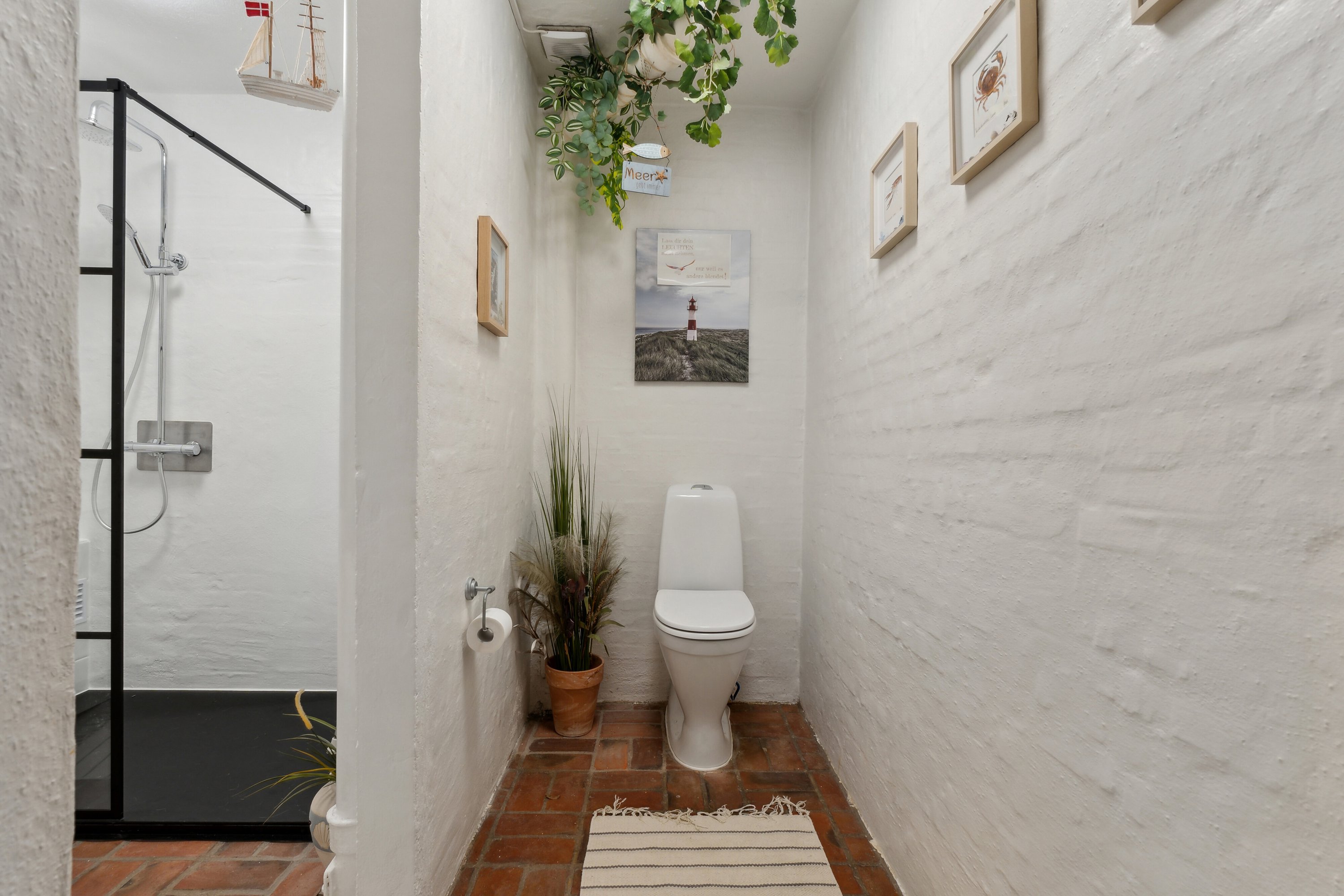 Fremhævet badeværelse billede i fuldskærmstilstand. Billede af Kølstrupvej 41, 5330 Munkebo