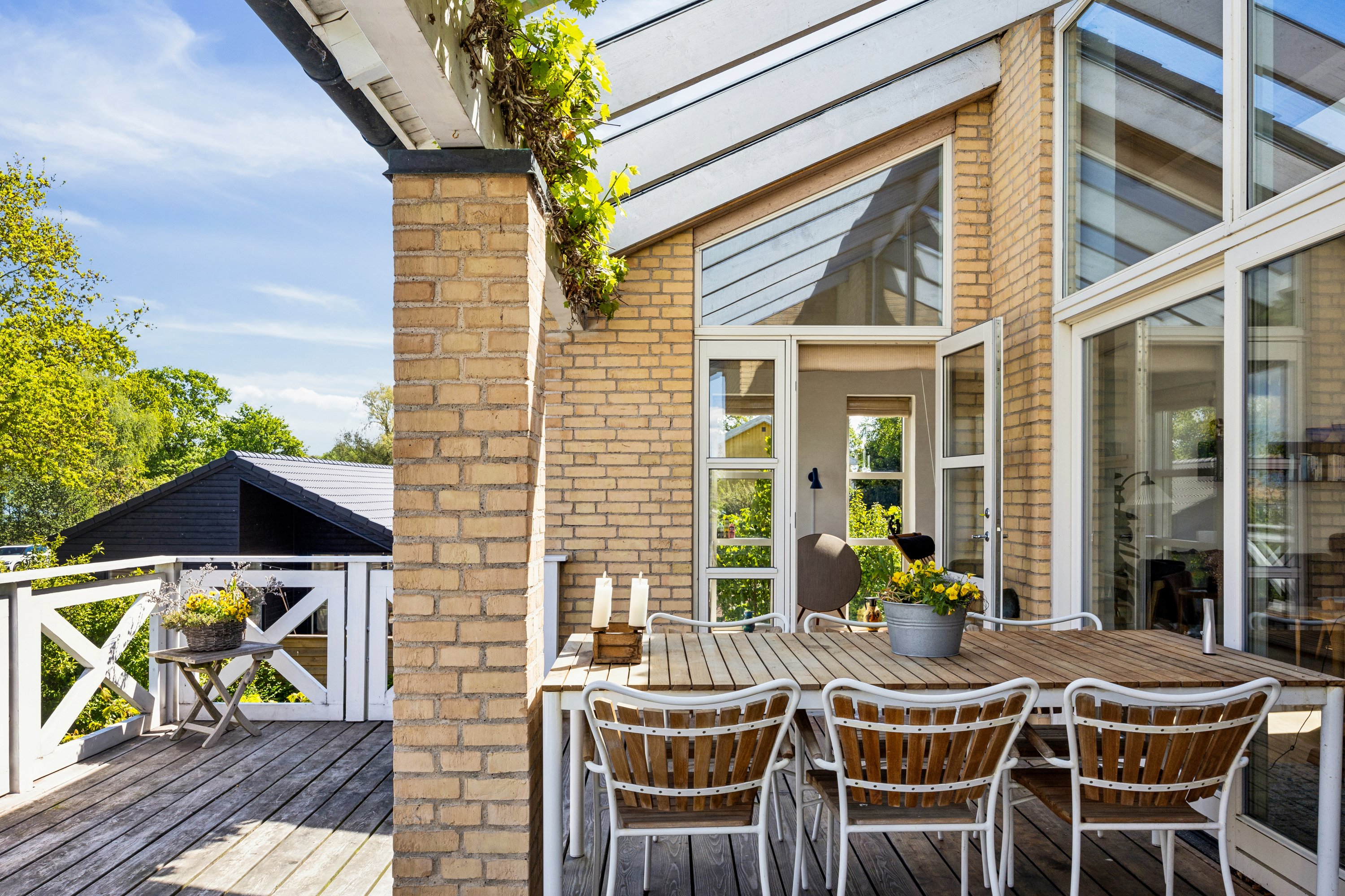 Fremhævet terrasse billede i fuldskærmstilstand. Billede af Kystvejen 328, 4671 Strøby