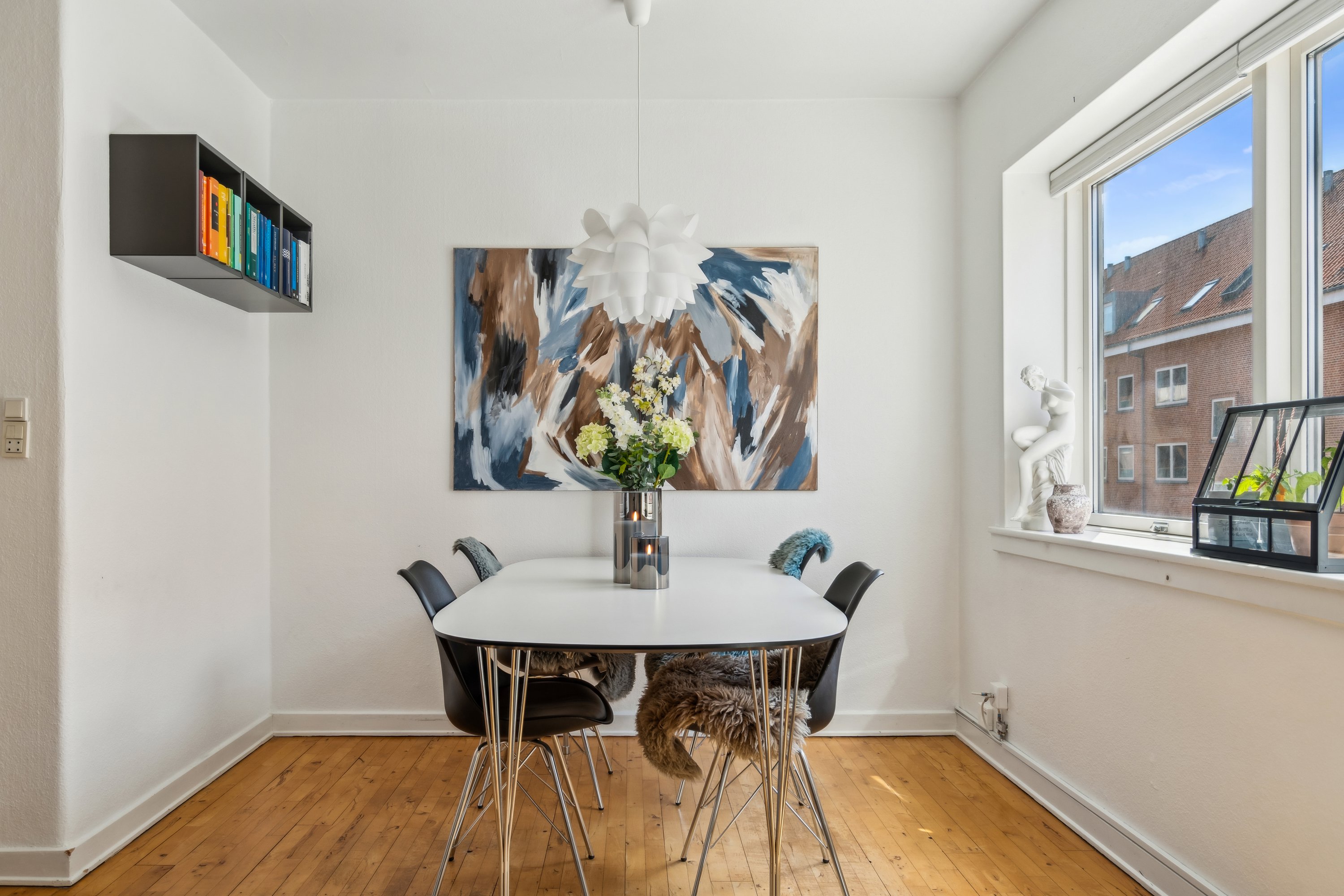 Fremhævet stue billede i fuldskærmstilstand. Billede af Poul Buås Vej 36, 1. tv., 9000 Aalborg