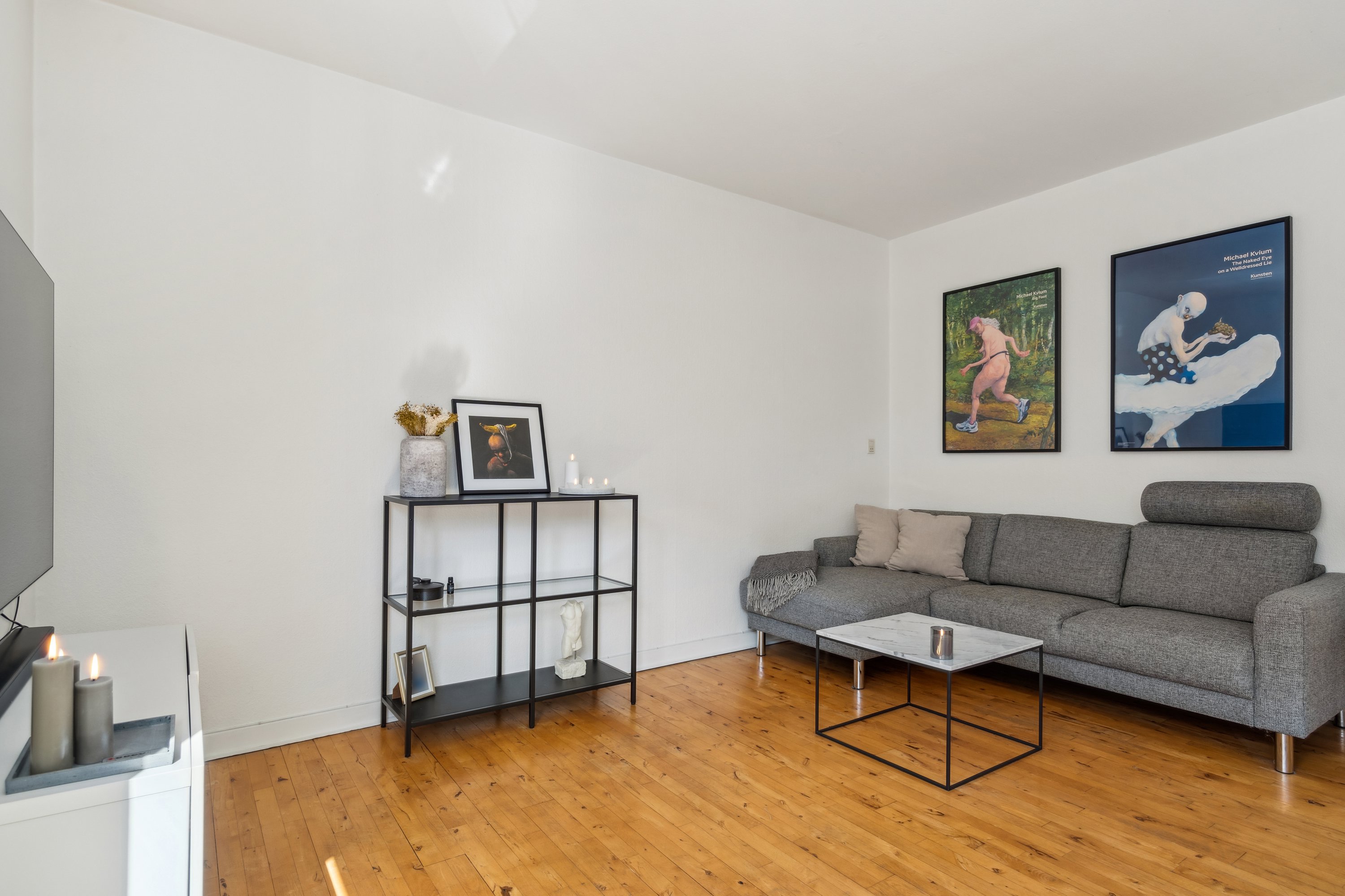 Fremhævet stue billede i fuldskærmstilstand. Billede af Poul Buås Vej 36, 1. tv., 9000 Aalborg