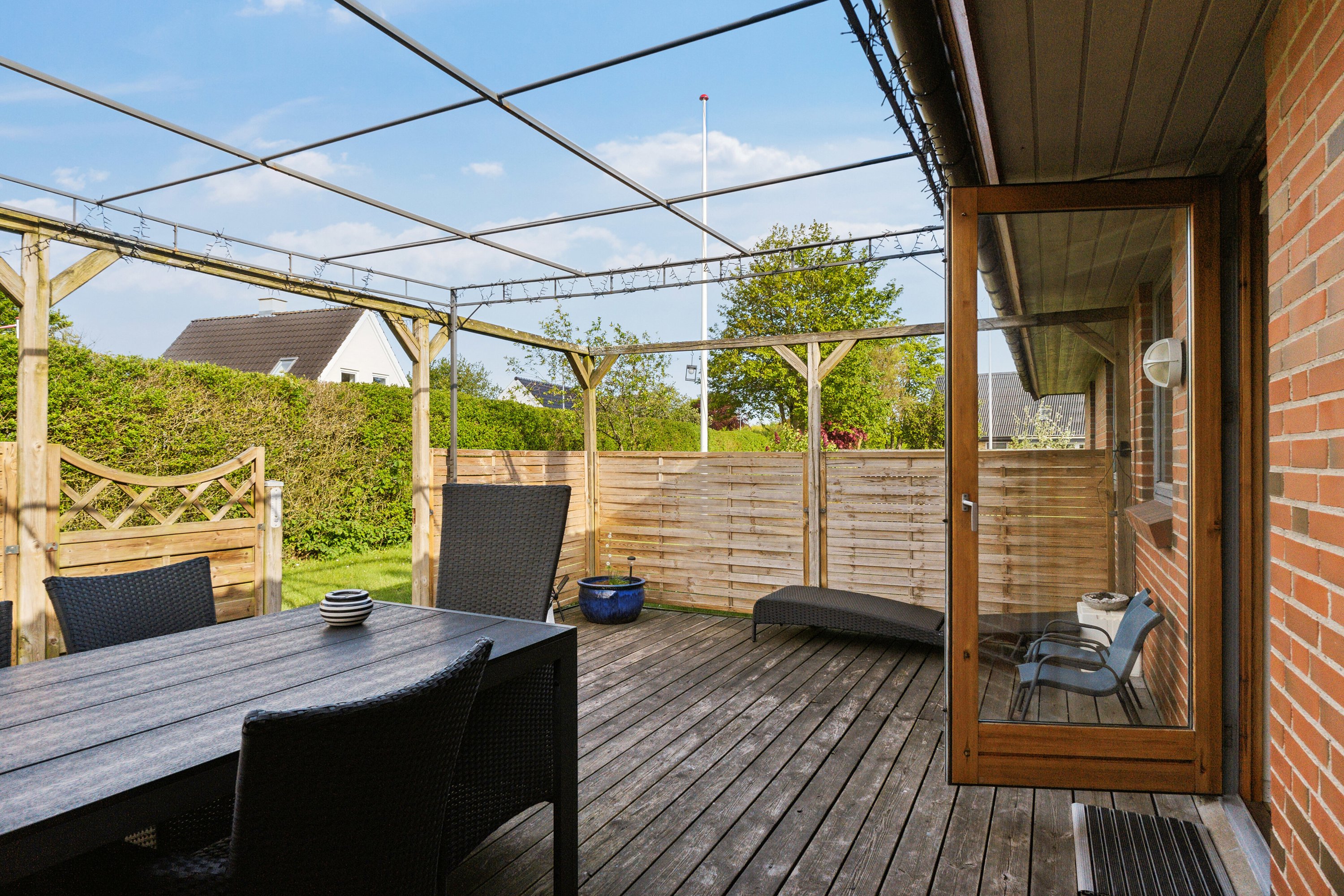 Fremhævet terrasse billede i fuldskærmstilstand. Billede af Nørre Alle 12, 9881 Bindslev