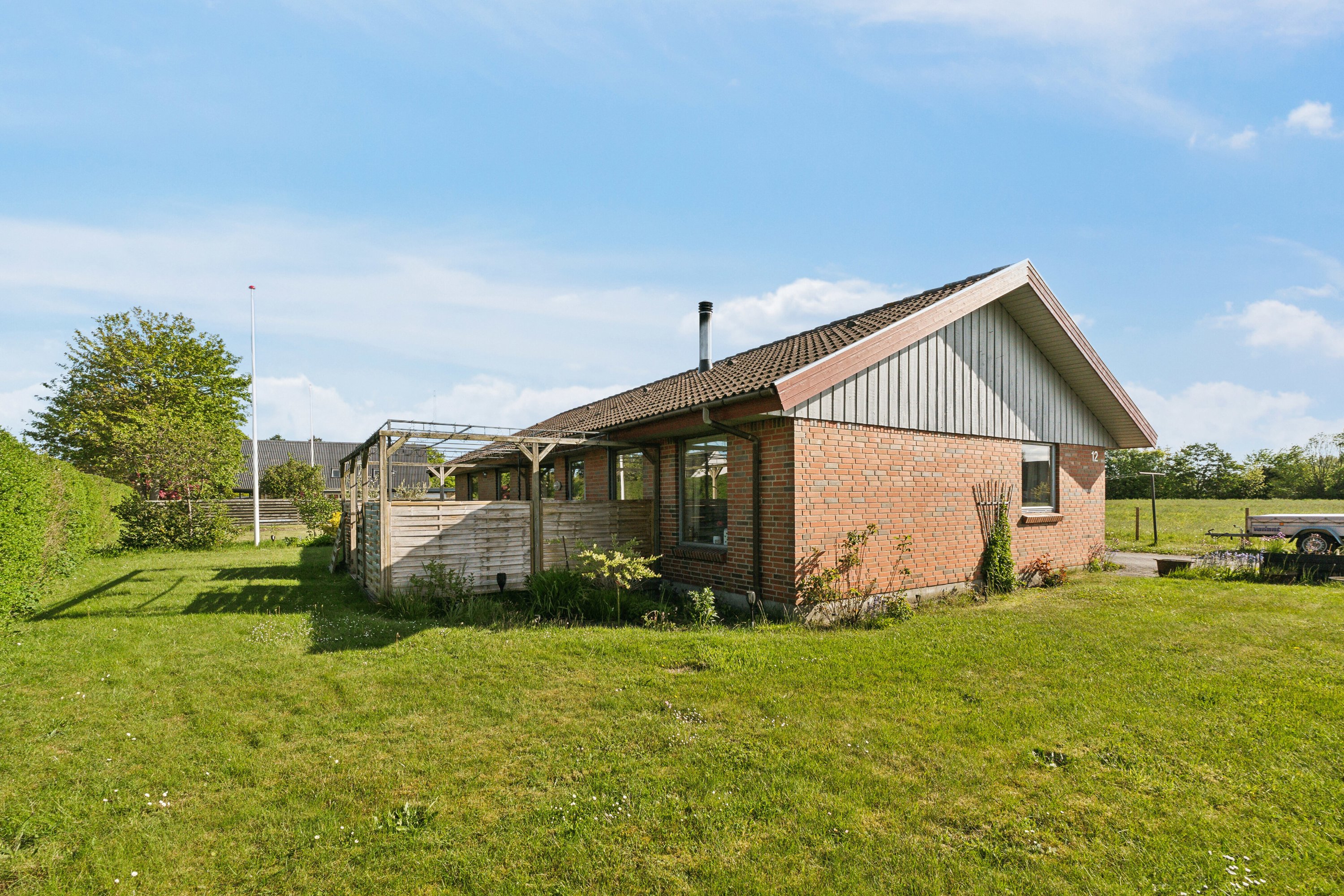 Miniaturebillede 2: set fra haven. Billede af Nørre Alle 12, 9881 Bindslev