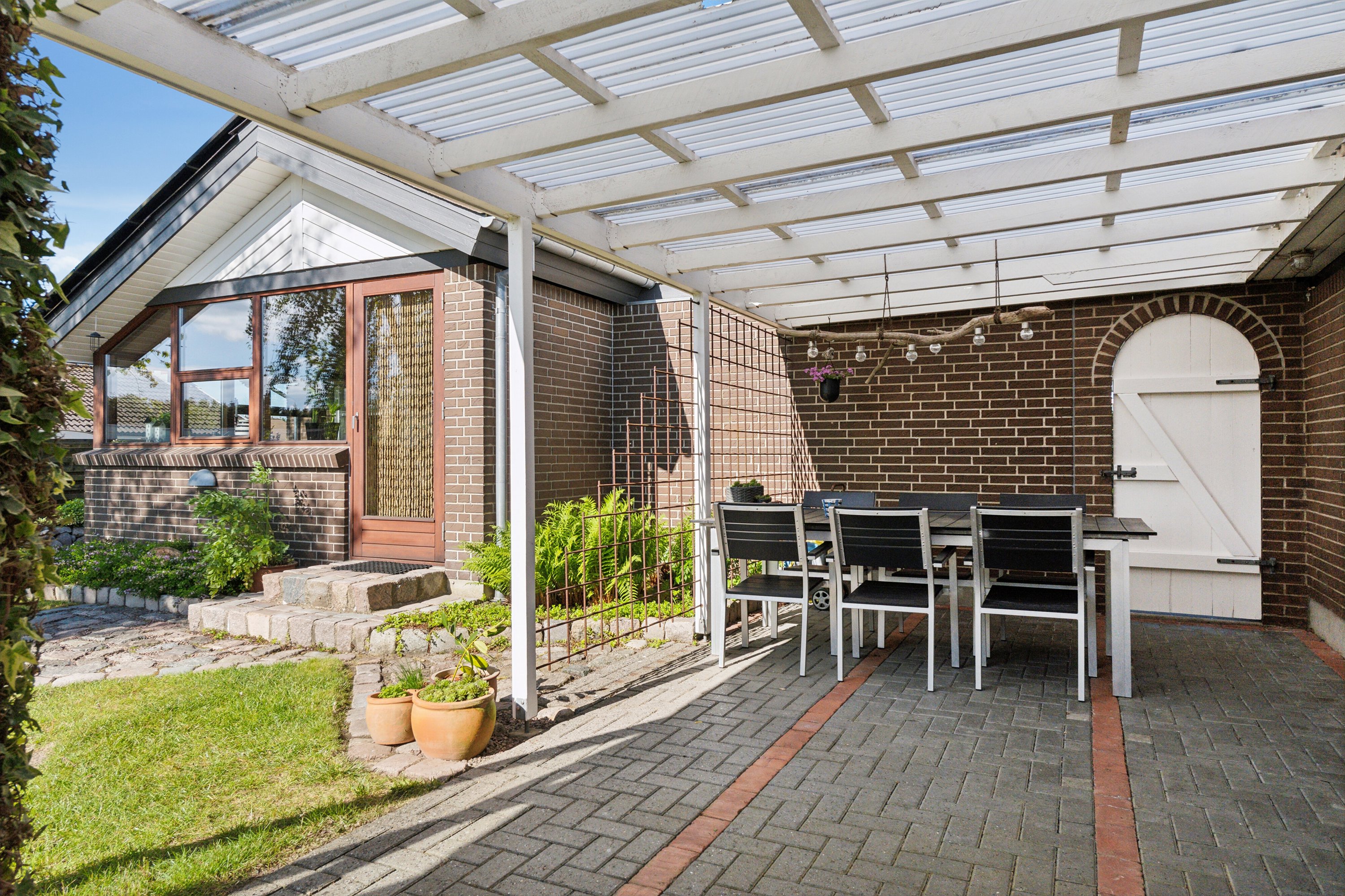 Miniaturebillede 2: overdækket terrasse. Billede af Friggsvej 25, 9870 Sindal