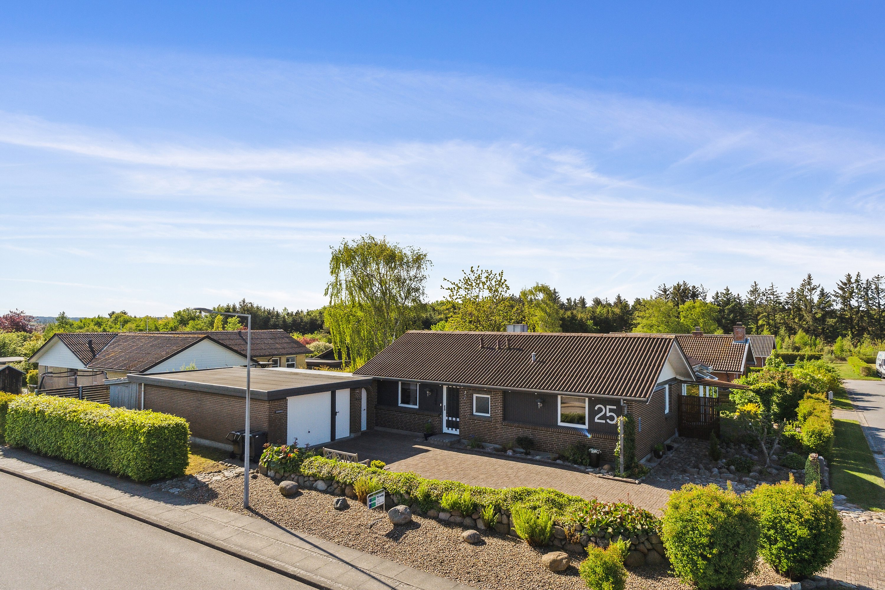 Fremhævet set fra vejen billede i fuldskærmstilstand. Billede af Friggsvej 25, 9870 Sindal