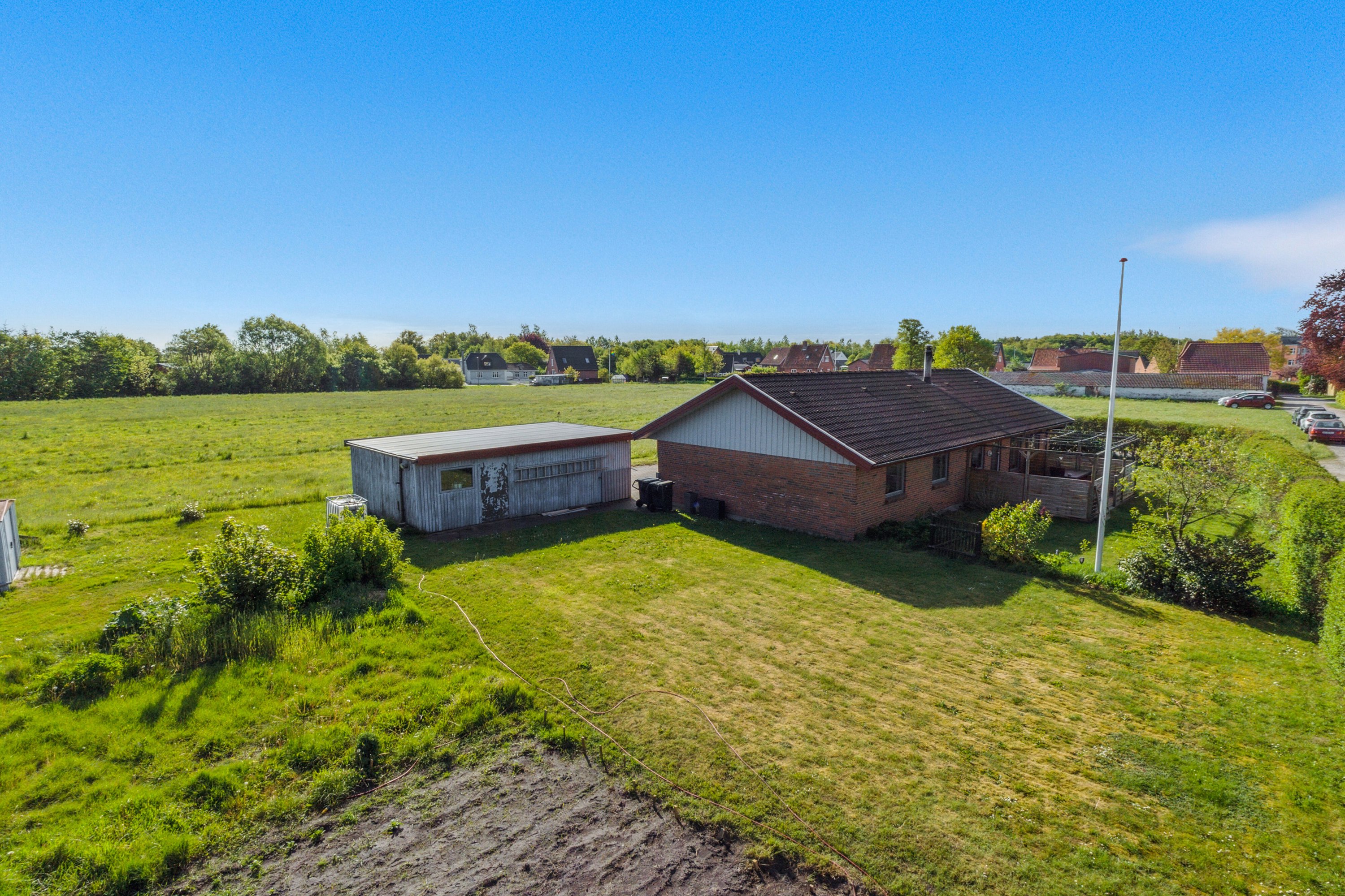 Fremhævet set fra haven billede i fuldskærmstilstand. Billede af Nørre Alle 12, 9881 Bindslev