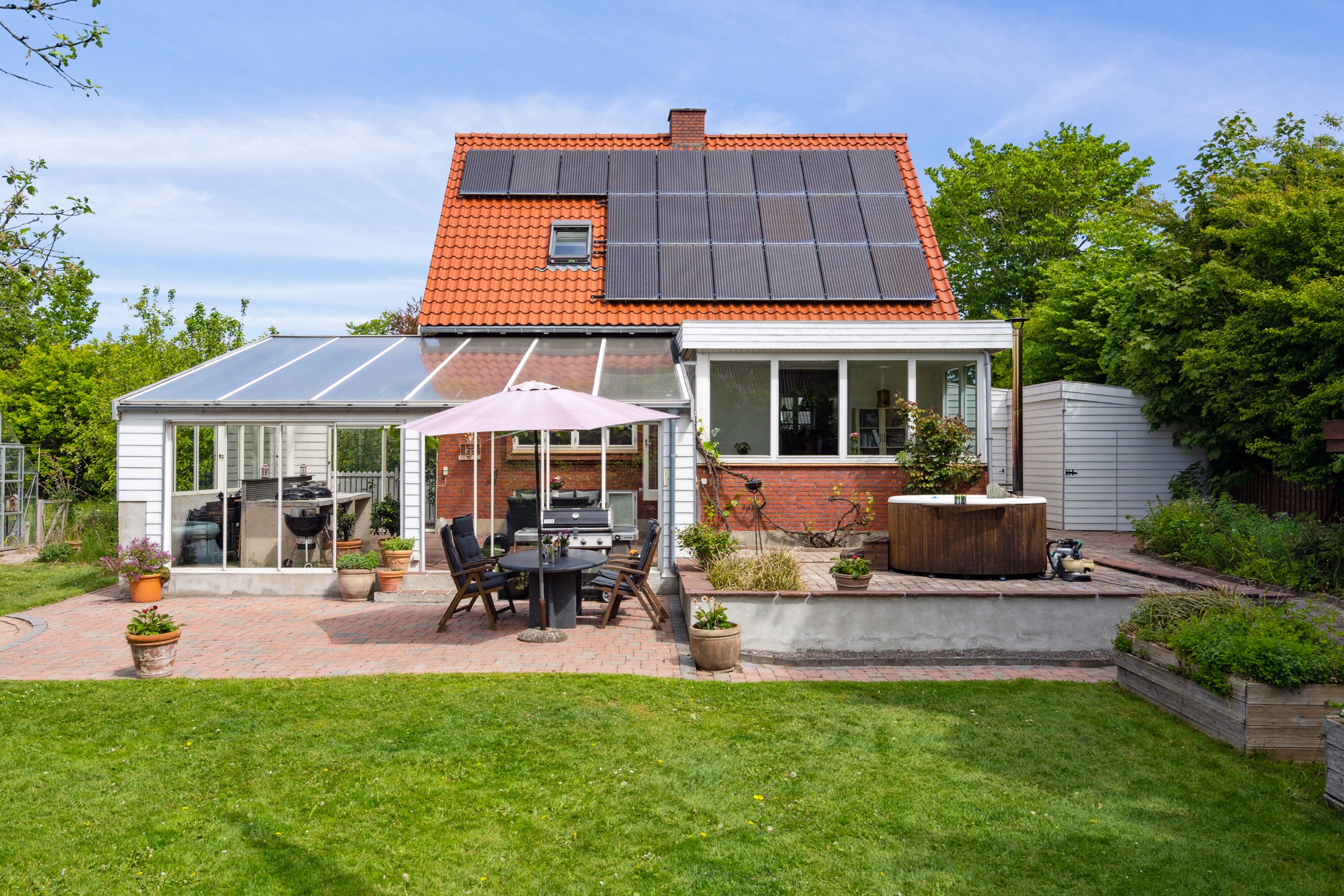 Fremhævet set fra haven billede i fuldskærmstilstand. Billede af Ringstedvej 97, 4690 Haslev