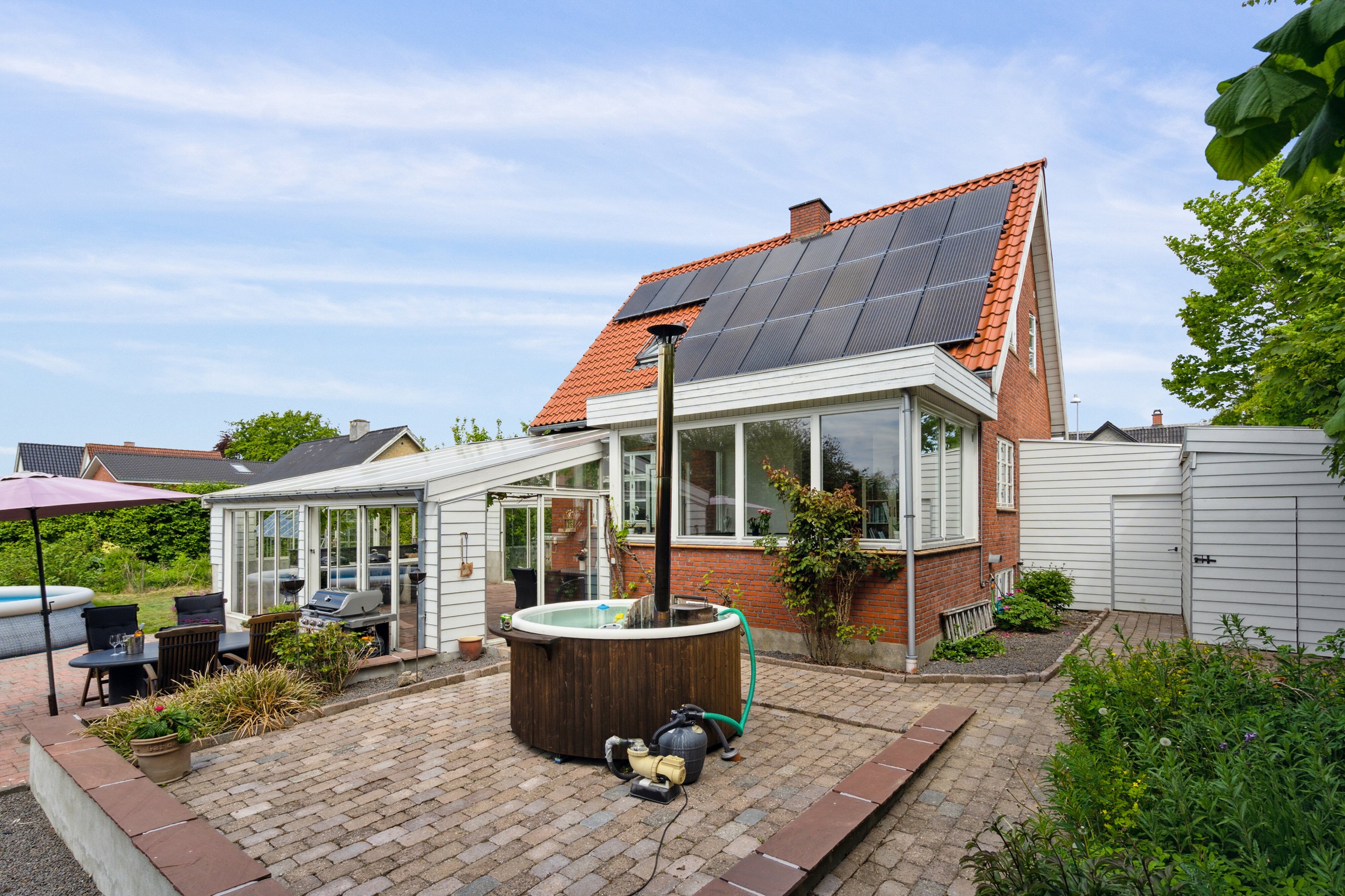Fremhævet set fra haven billede i fuldskærmstilstand. Billede af Ringstedvej 97, 4690 Haslev