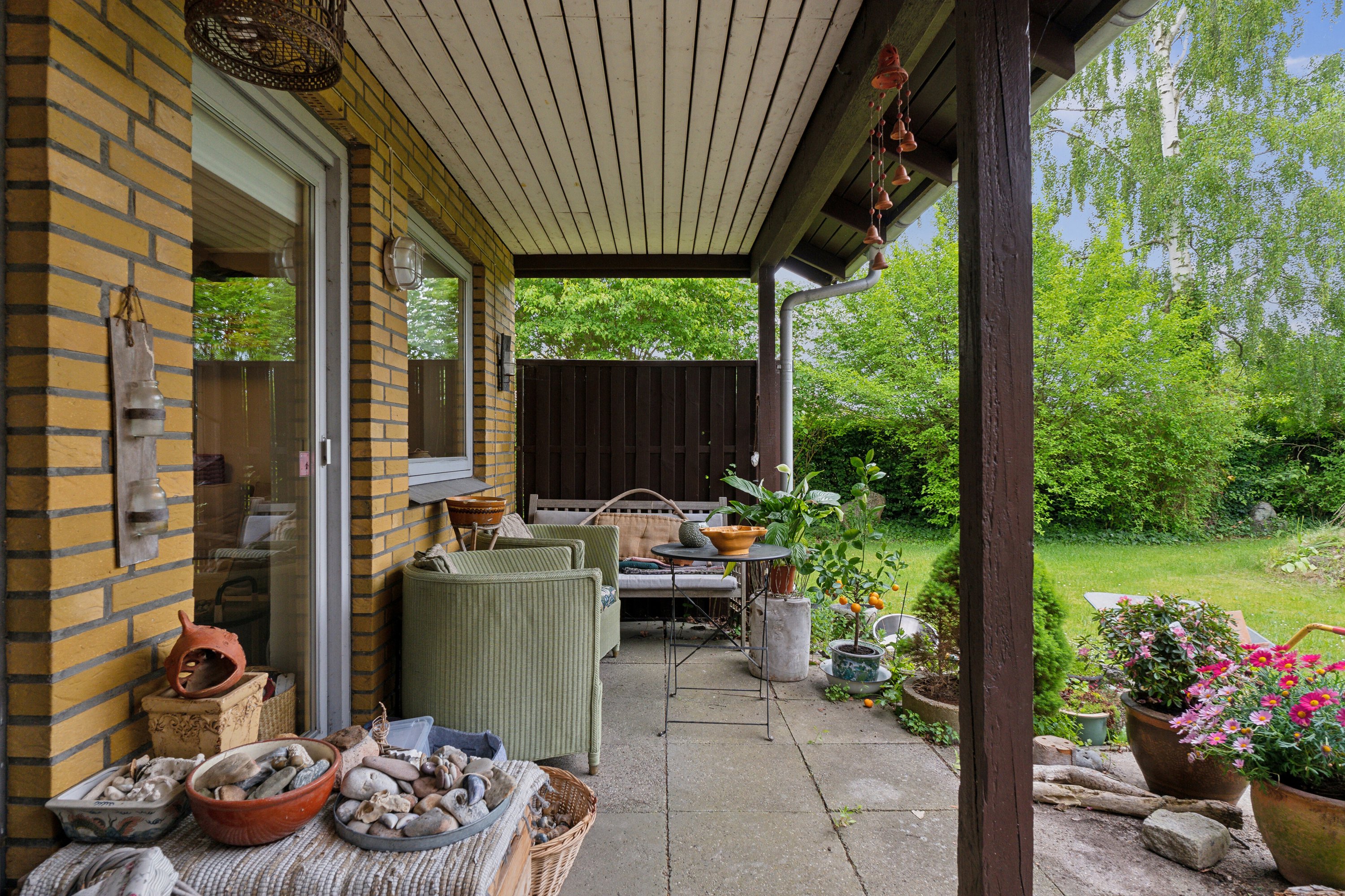 Fremhævet overdækket terrasse billede i fuldskærmstilstand. Billede af Ølunden 9, 5330 Munkebo