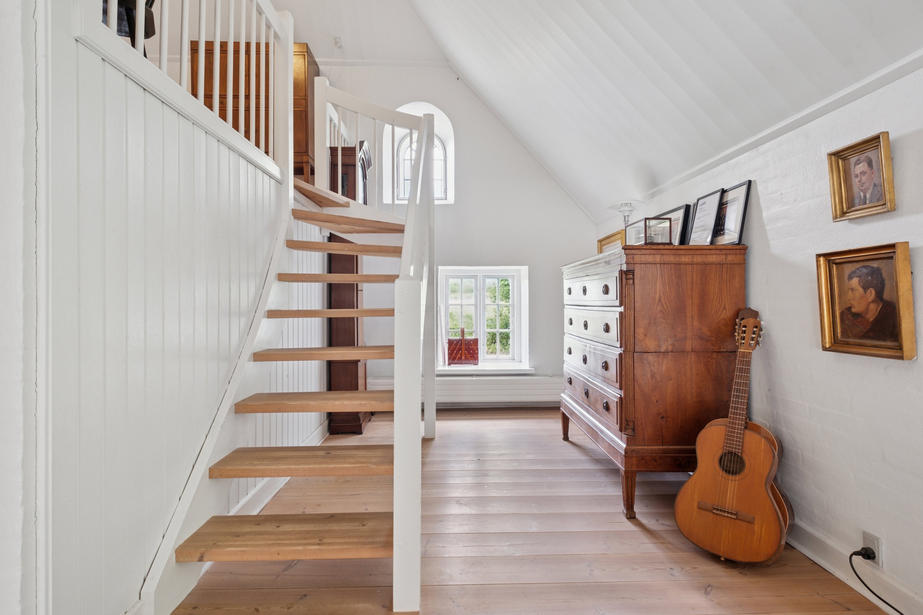 Fremhævet trappe billede i fuldskærmstilstand. Billede af Torndalsvej 13, Åstrup, 9240 Nibe