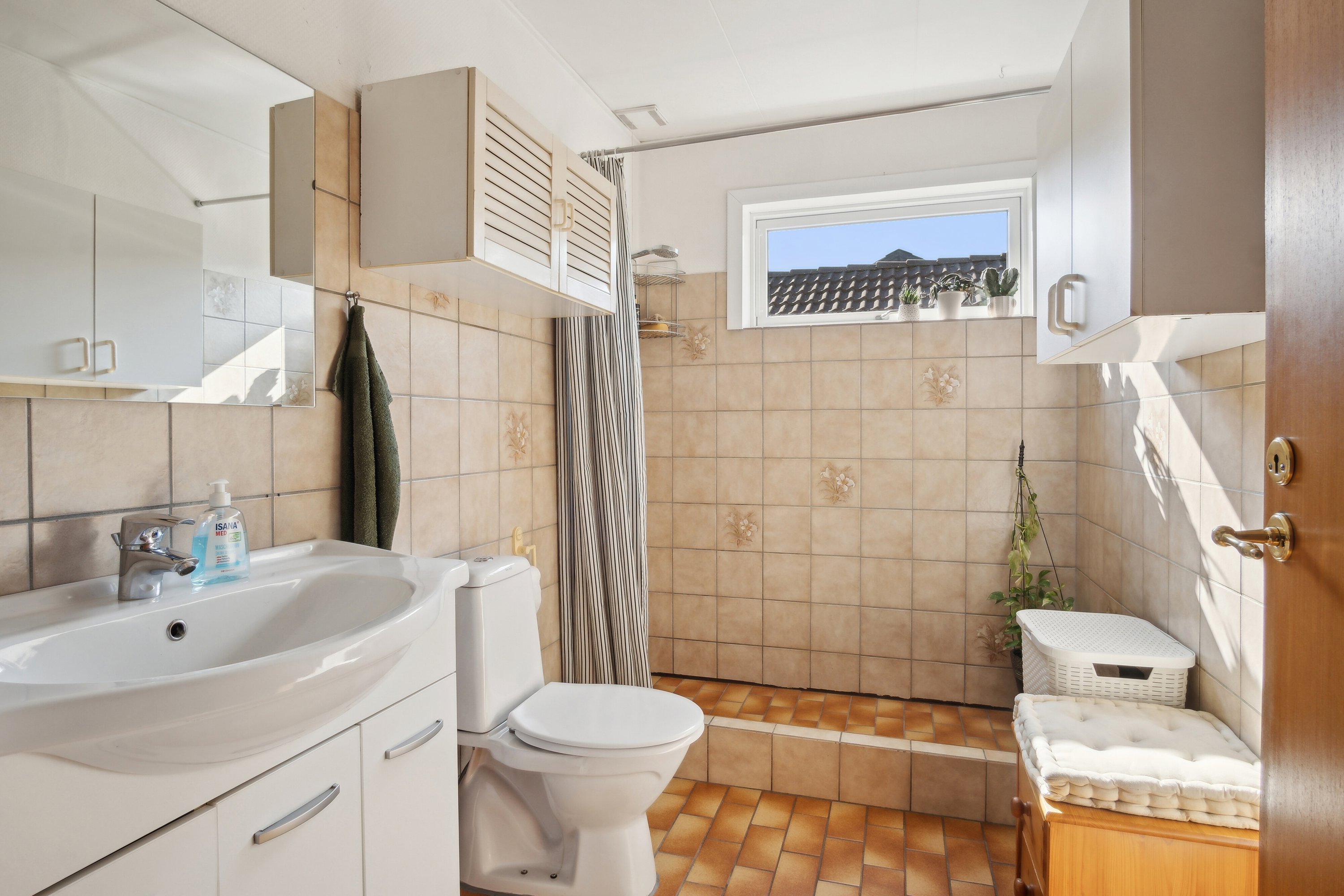 Fremhævet badeværelse billede i fuldskærmstilstand. Billede af Ellundvej 5, Bov, 6330 Padborg