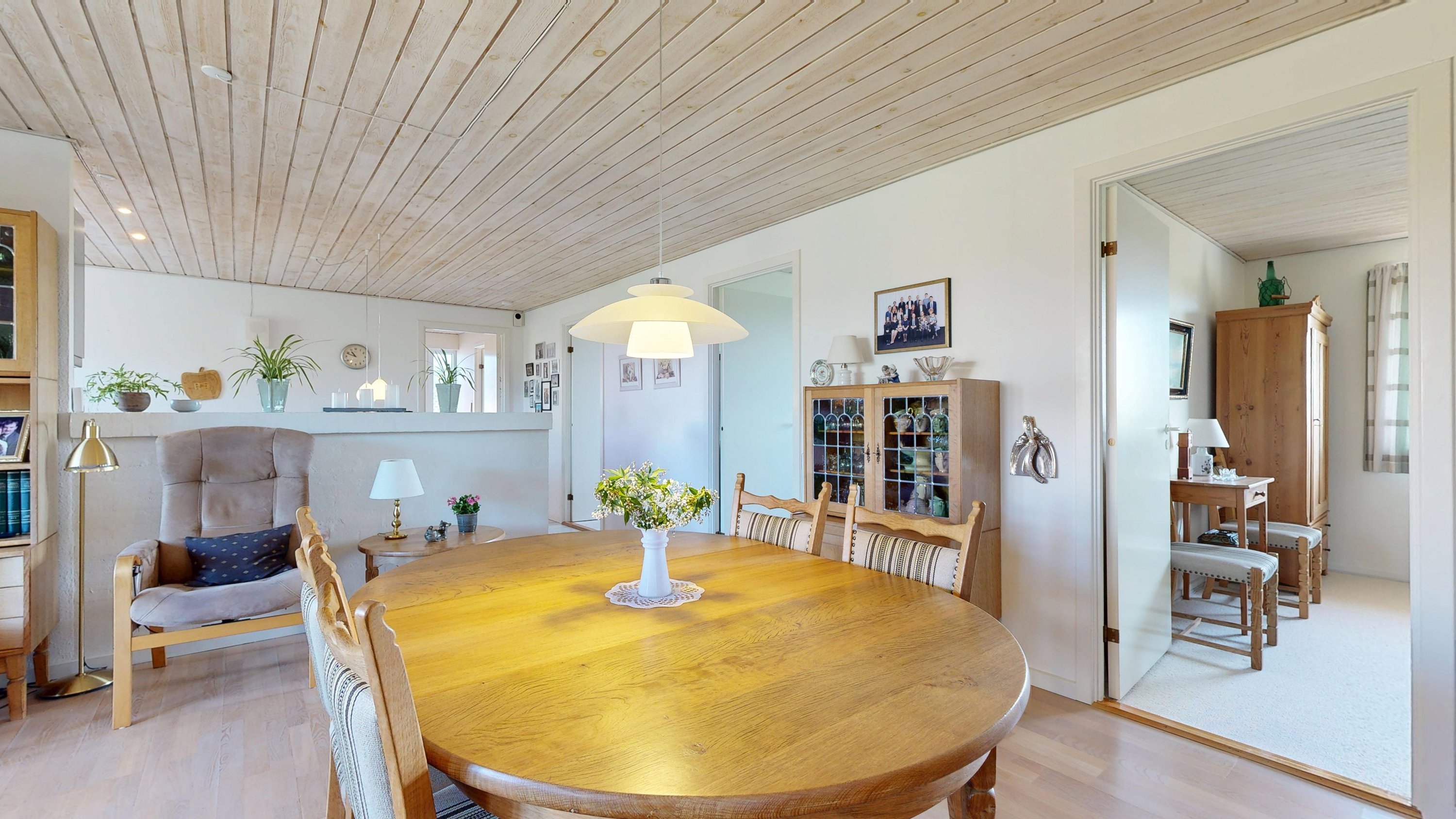 Fremhævet stue billede i fuldskærmstilstand. Billede af Vestermosevej 6B, Vrold, 8660 Skanderborg