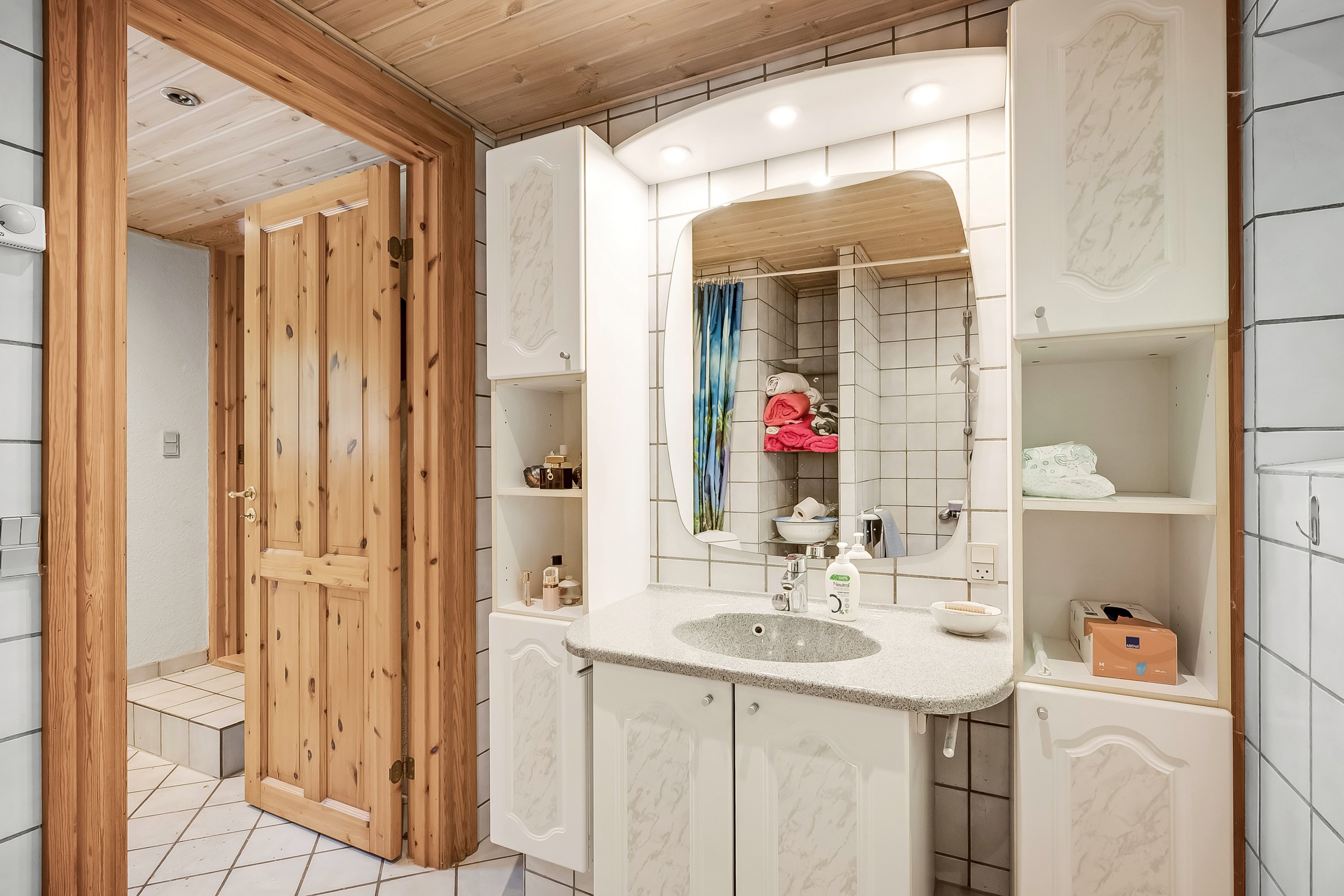 Fremhævet badeværelse billede i fuldskærmstilstand. Billede af Nørholmvej 7, Hoven, 6880 Tarm