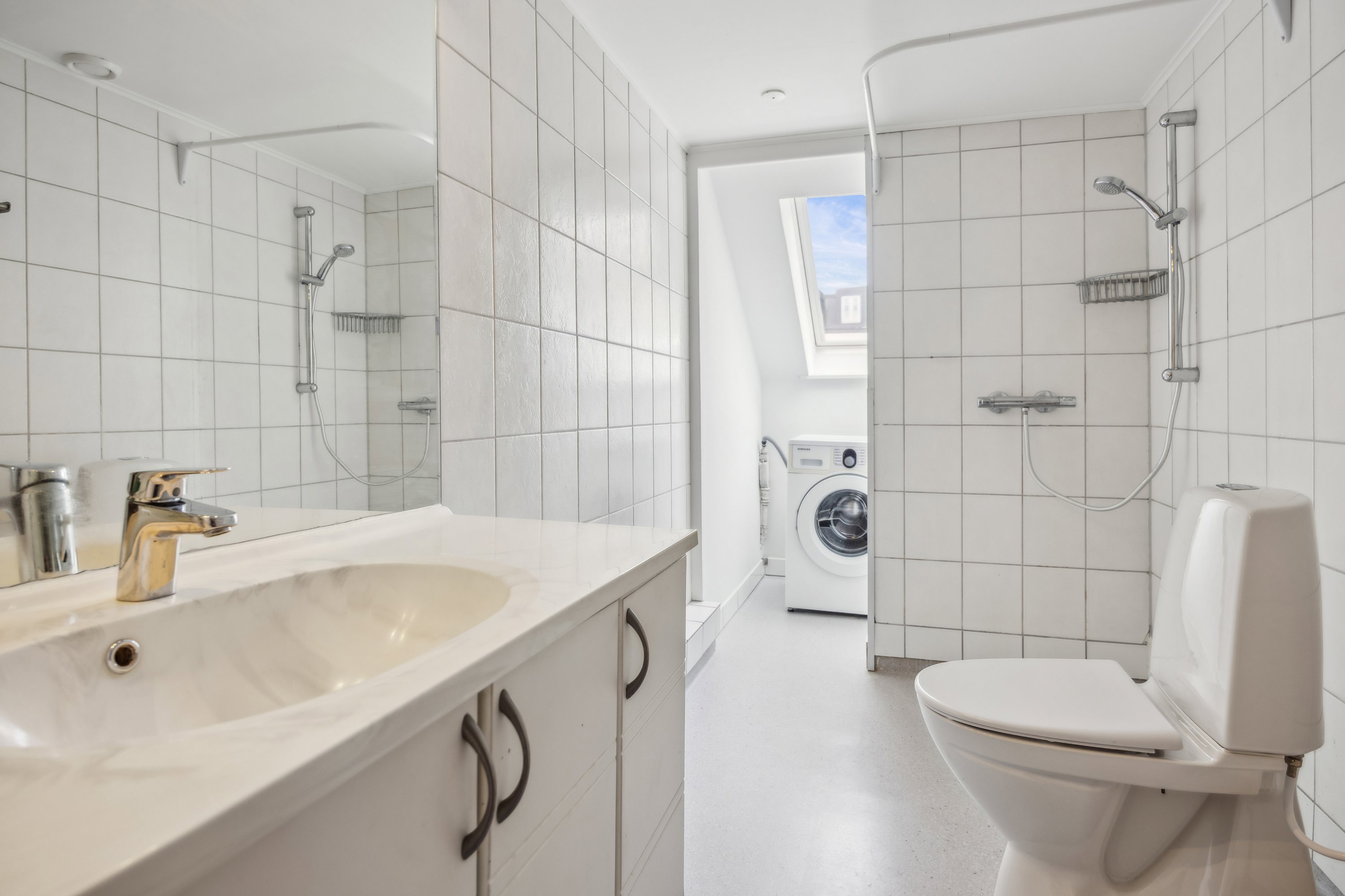 Fremhævet badeværelse billede i fuldskærmstilstand. Billede af Løkkegade 16A, 3. th., 9000 Aalborg