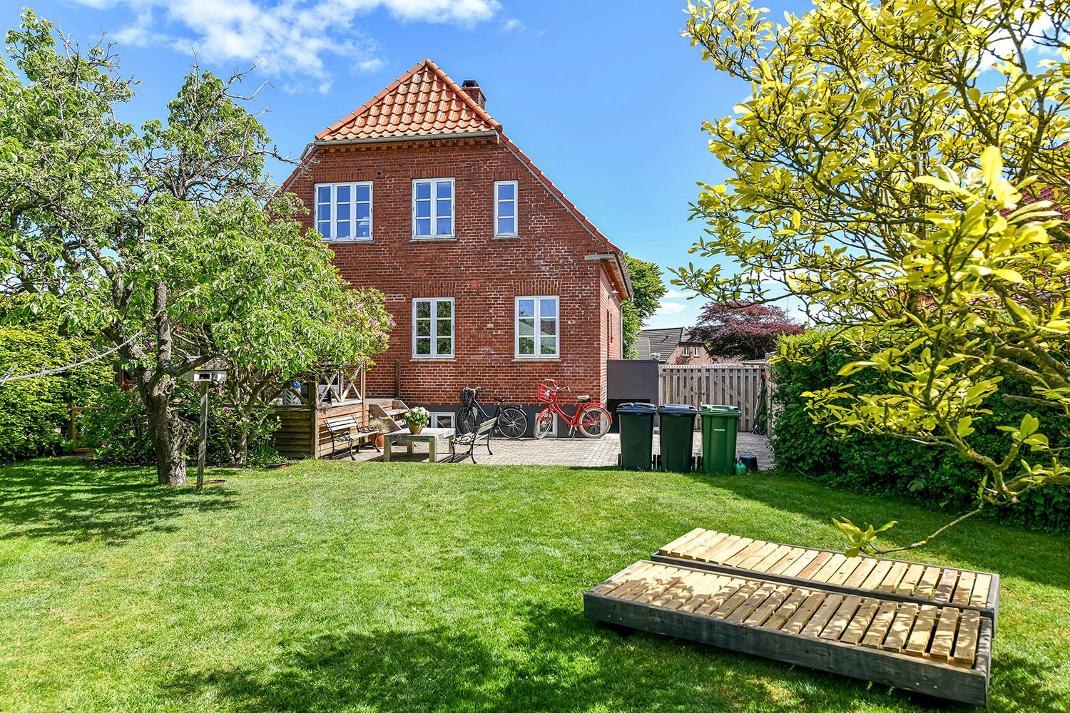 Fremhævet  billede i fuldskærmstilstand. Billede af Skolebakken 6, 6700 Esbjerg