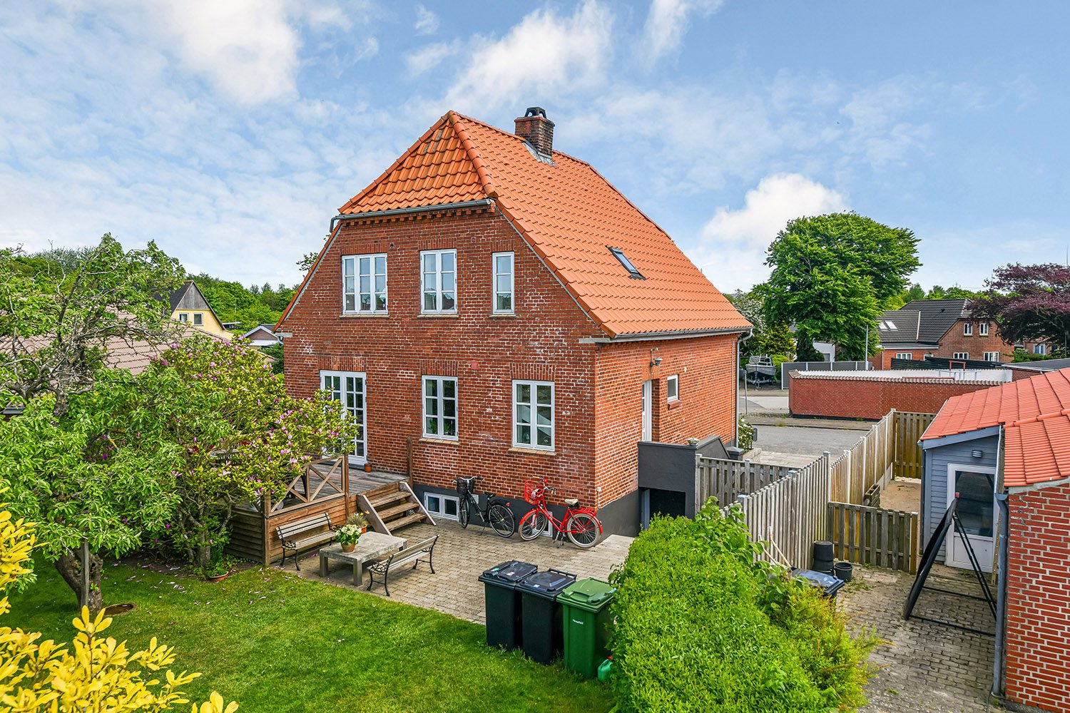 Fremhævet  billede i fuldskærmstilstand. Billede af Skolebakken 6, 6700 Esbjerg