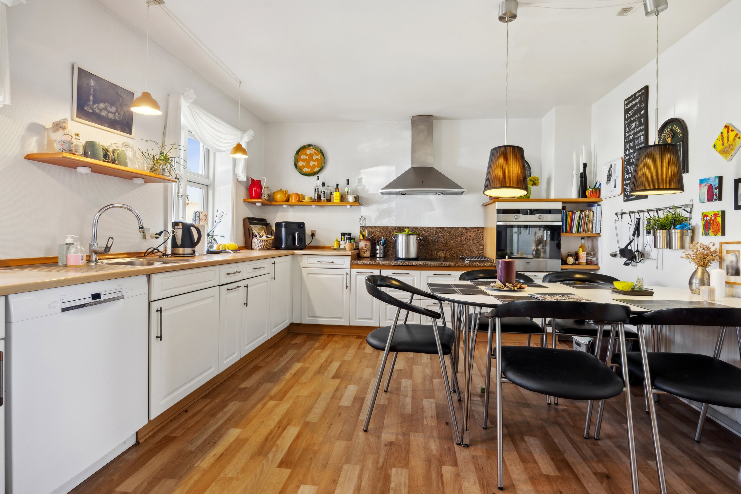 Fremhævet køkken billede i fuldskærmstilstand. Billede af Tolstrupvej 6, Thorup, 9330 Dronninglund