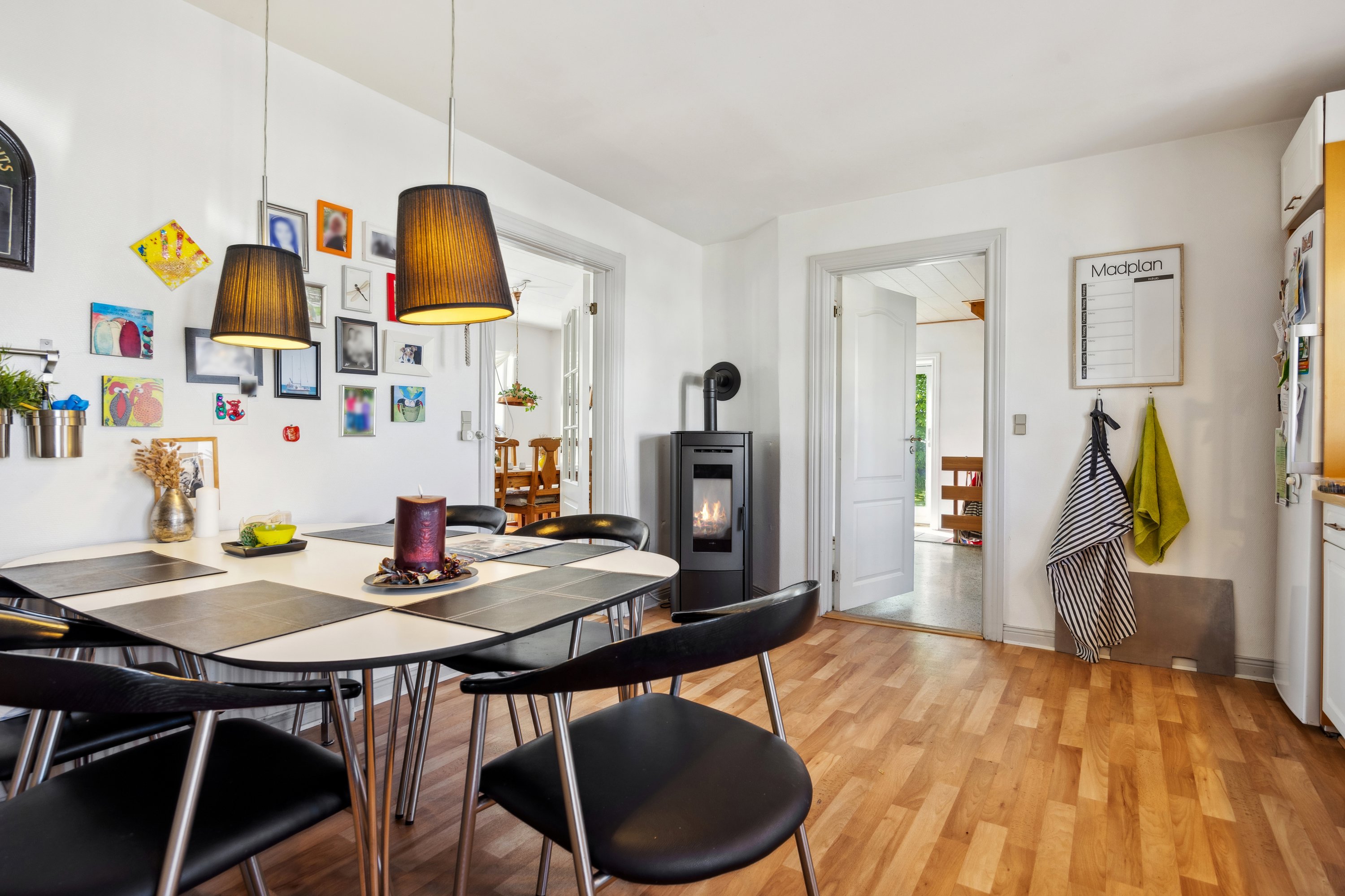 Fremhævet stue billede i fuldskærmstilstand. Billede af Tolstrupvej 6, Thorup, 9330 Dronninglund