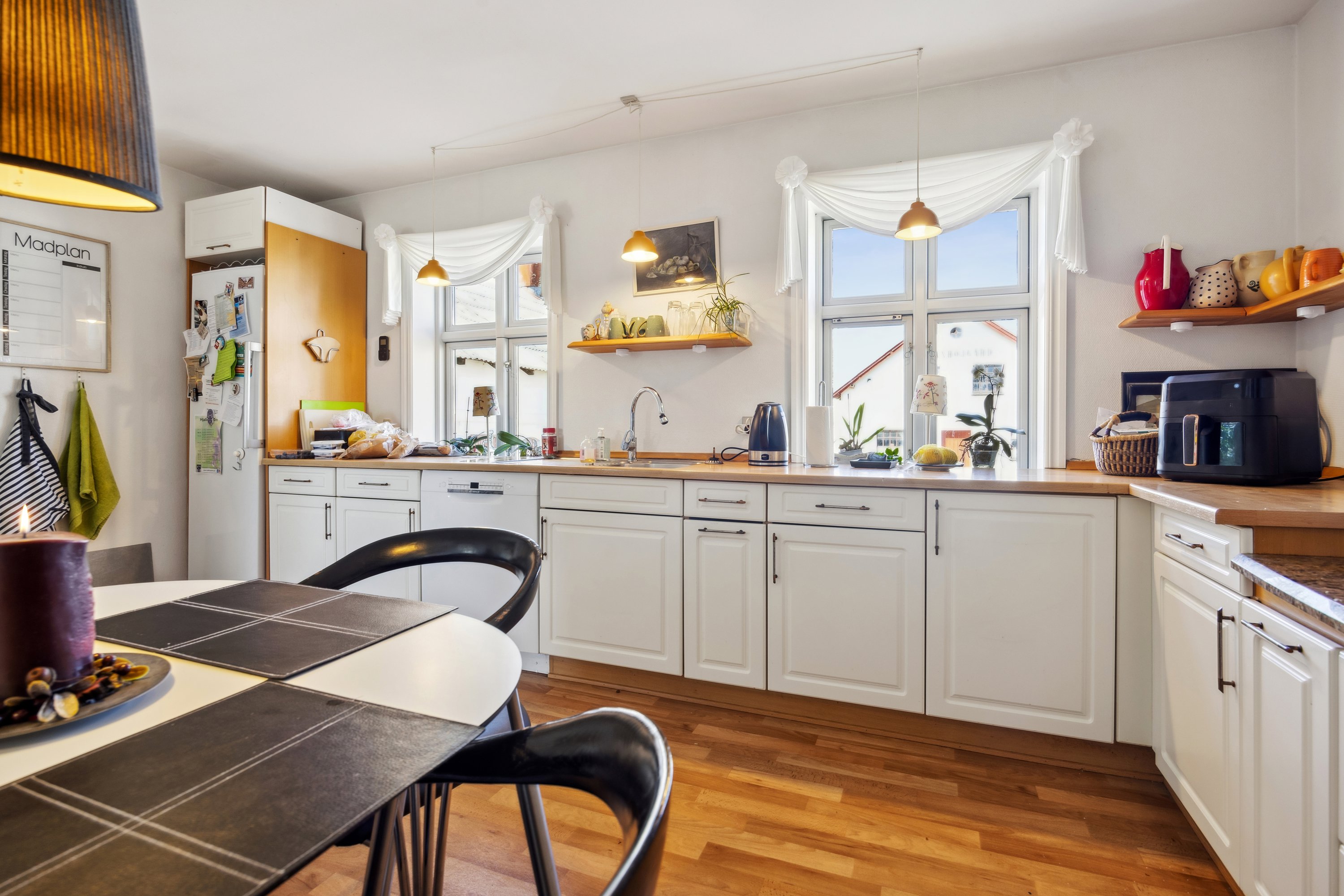 Fremhævet køkken billede i fuldskærmstilstand. Billede af Tolstrupvej 6, Thorup, 9330 Dronninglund