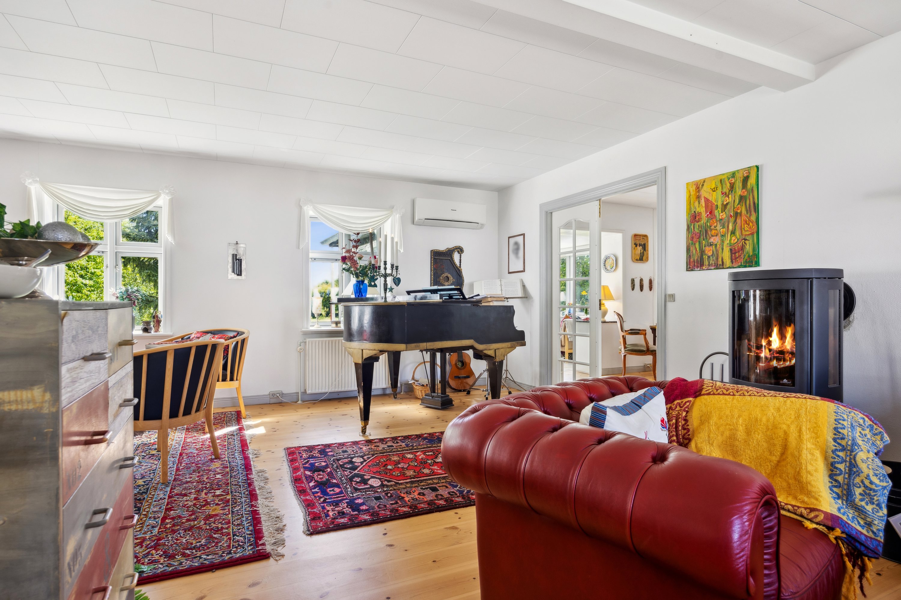 Fremhævet stue billede i fuldskærmstilstand. Billede af Tolstrupvej 6, Thorup, 9330 Dronninglund