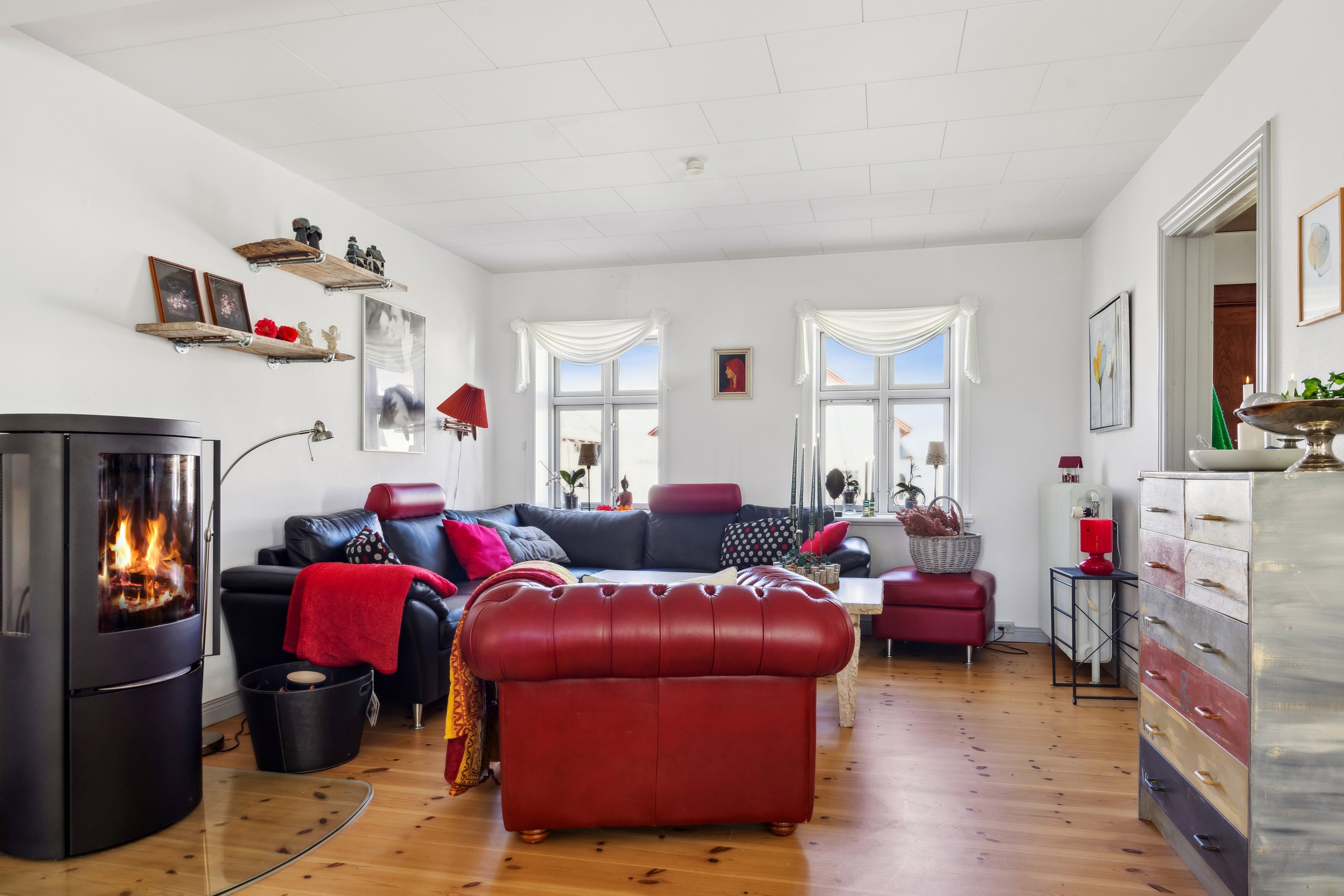 Fremhævet stue billede i fuldskærmstilstand. Billede af Tolstrupvej 6, Thorup, 9330 Dronninglund