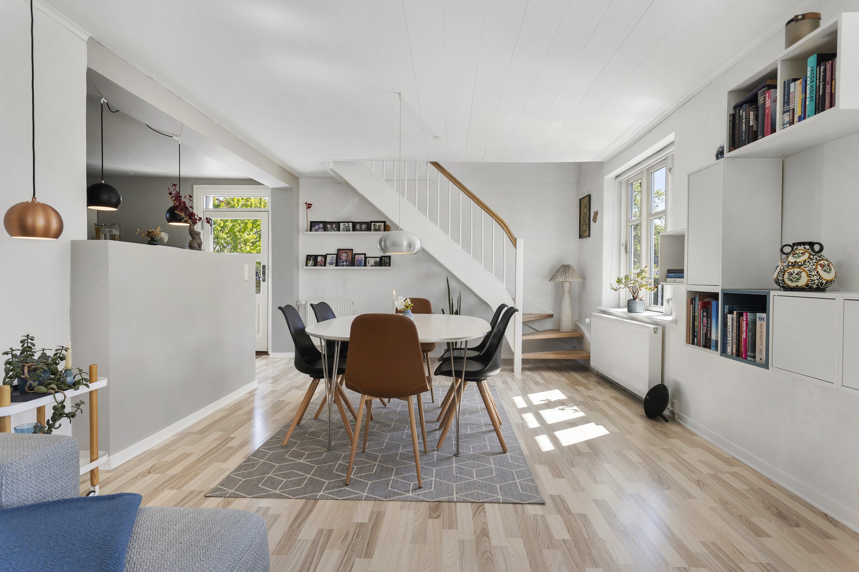 Fremhævet stue billede i fuldskærmstilstand. Billede af Meldahlsvej 2A, 9300 Sæby