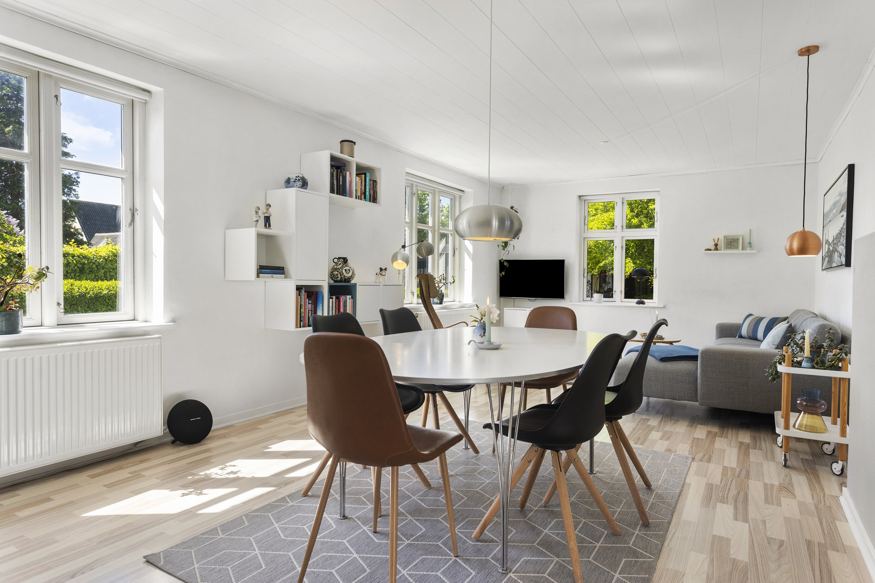 Fremhævet stue billede i fuldskærmstilstand. Billede af Meldahlsvej 2A, 9300 Sæby