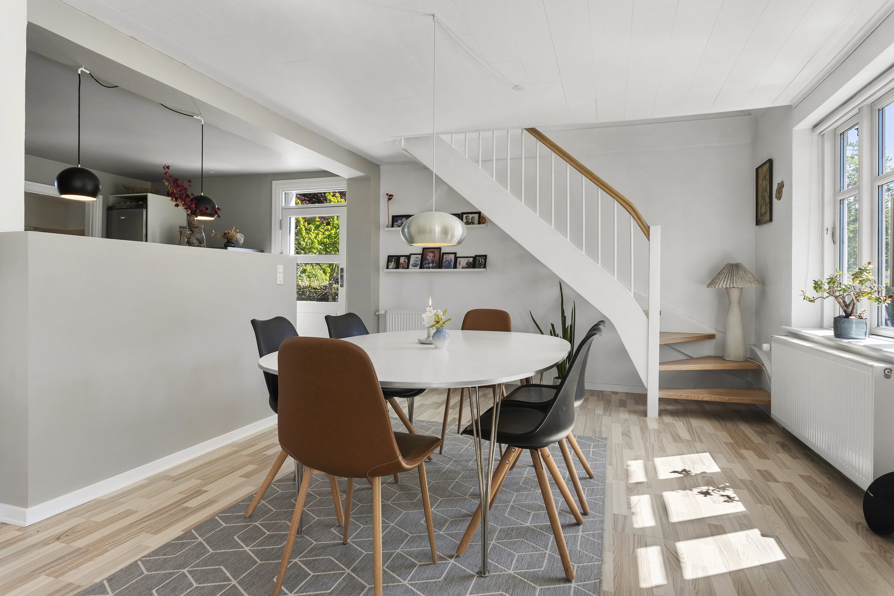 Fremhævet stue billede i fuldskærmstilstand. Billede af Meldahlsvej 2A, 9300 Sæby