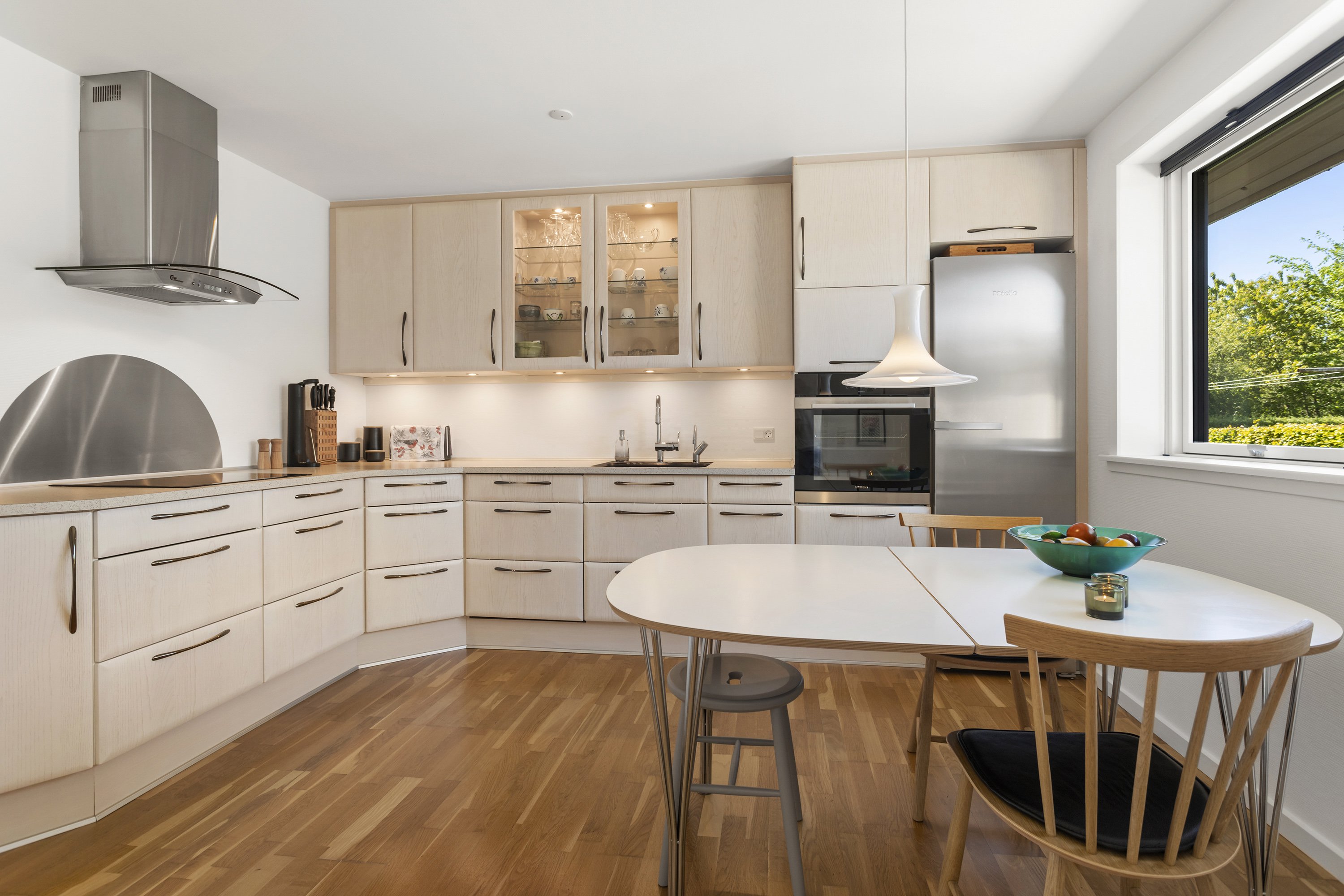 Fremhævet køkken billede i fuldskærmstilstand. Billede af Nyvangen 22, 9870 Sindal