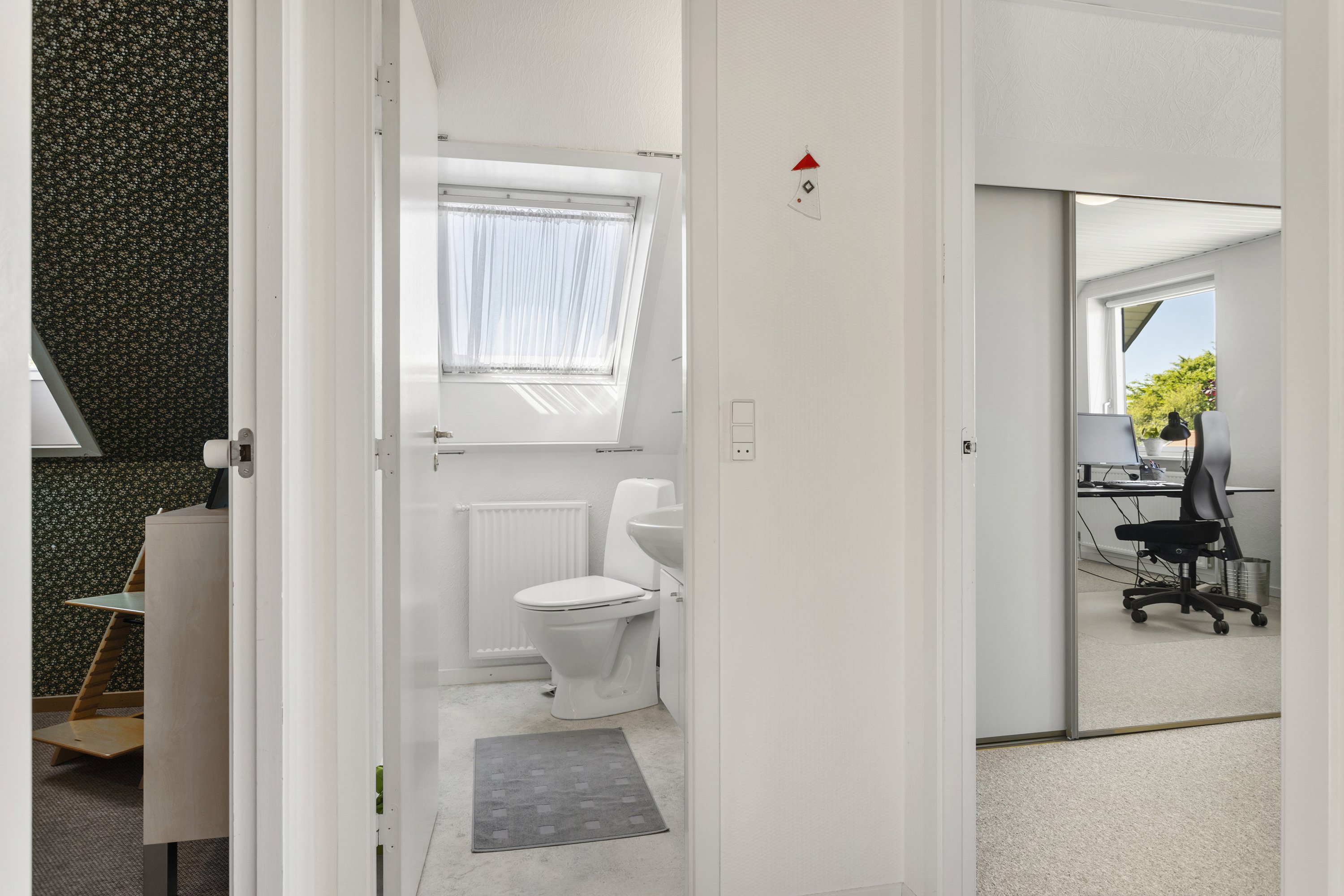 Fremhævet gang billede i fuldskærmstilstand. Billede af Nyvangen 22, 9870 Sindal