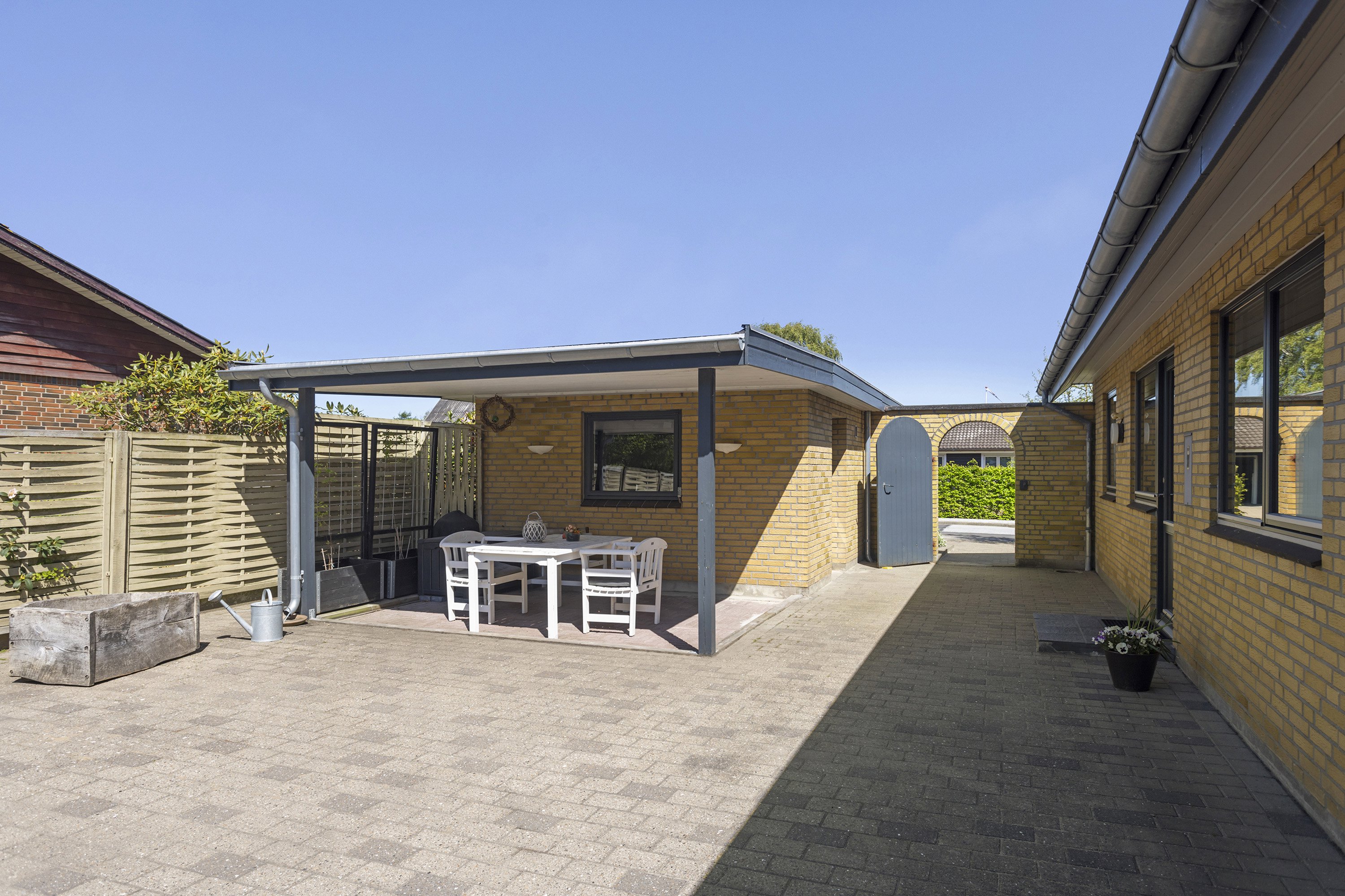 Fremhævet overdækket terrasse billede i fuldskærmstilstand. Billede af Nyvangen 22, 9870 Sindal