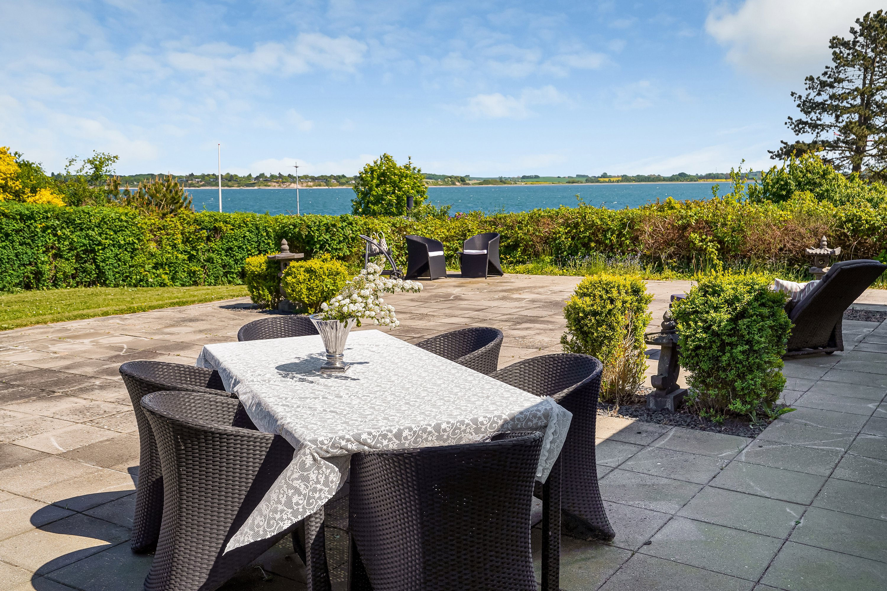 Fremhævet terrasse billede i fuldskærmstilstand. Billede af Madehøjvej 4, Midskov, 5370 Mesinge