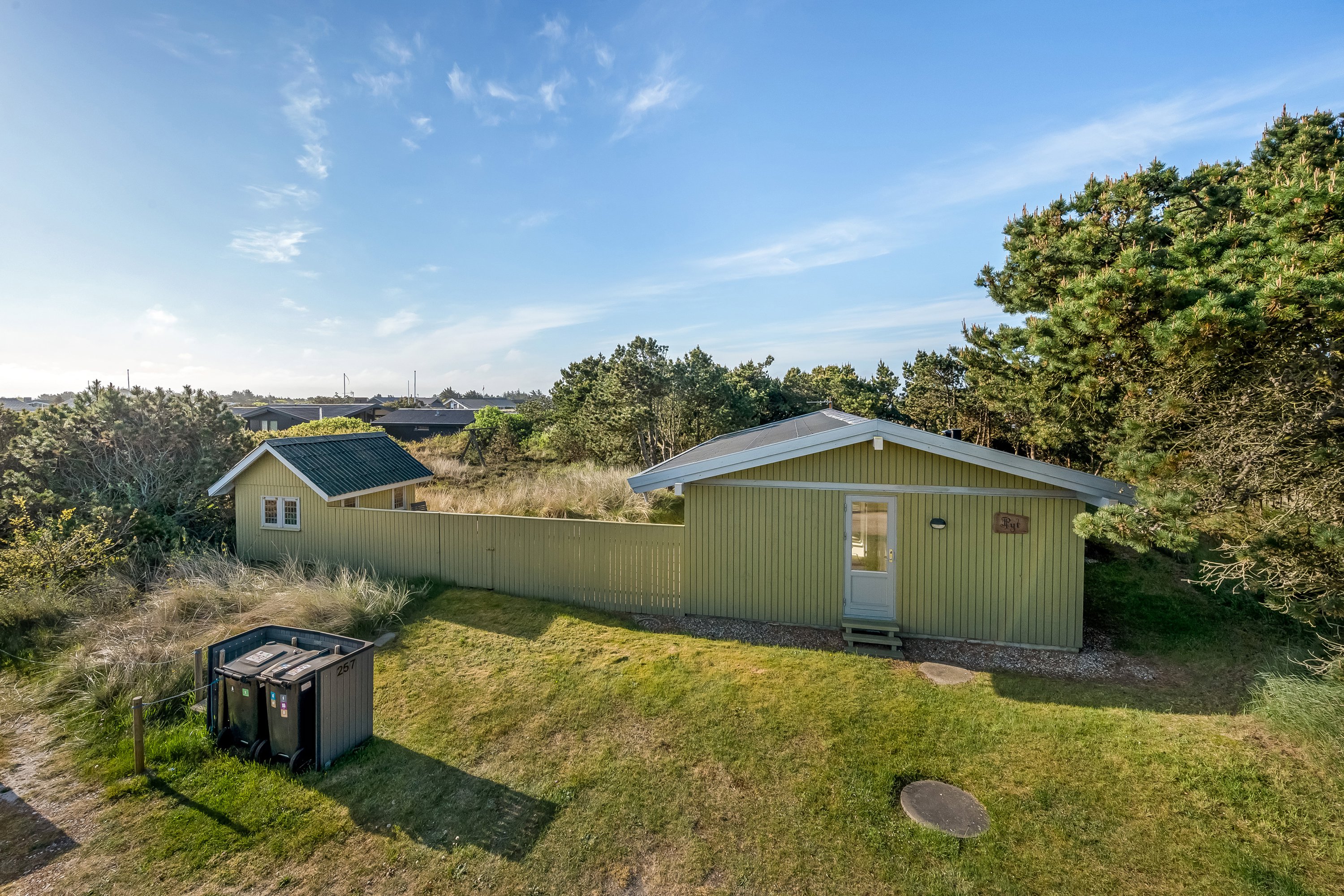 Fremhævet facade billede i fuldskærmstilstand. Billede af Nordsøvej 257, Søndervig, 6950 Ringkøbing