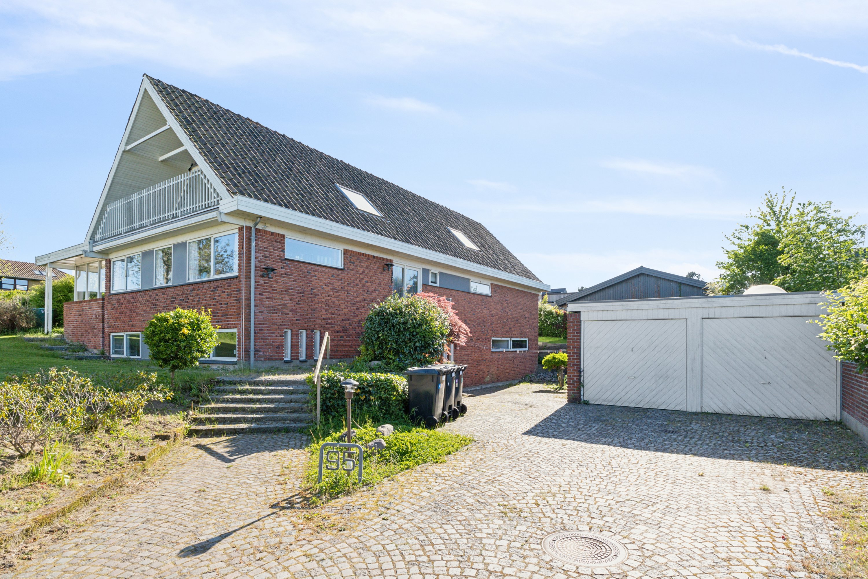 Miniaturebillede 1: ejendommen. Billede af Rugbjergvej 95, Stavtrup, 8260 Viby J