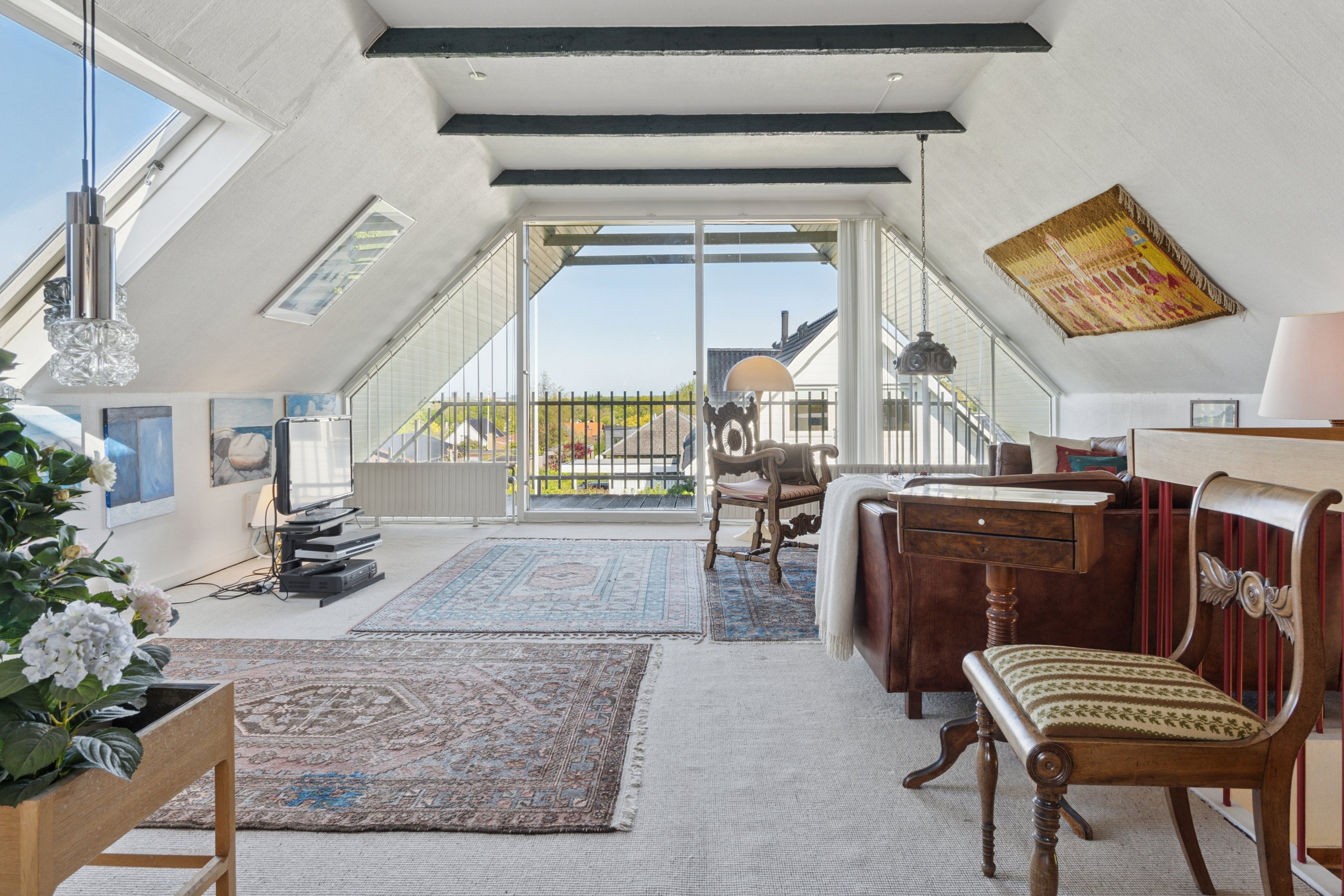 Fremhævet stue billede i fuldskærmstilstand. Billede af Rugbjergvej 95, Stavtrup, 8260 Viby J