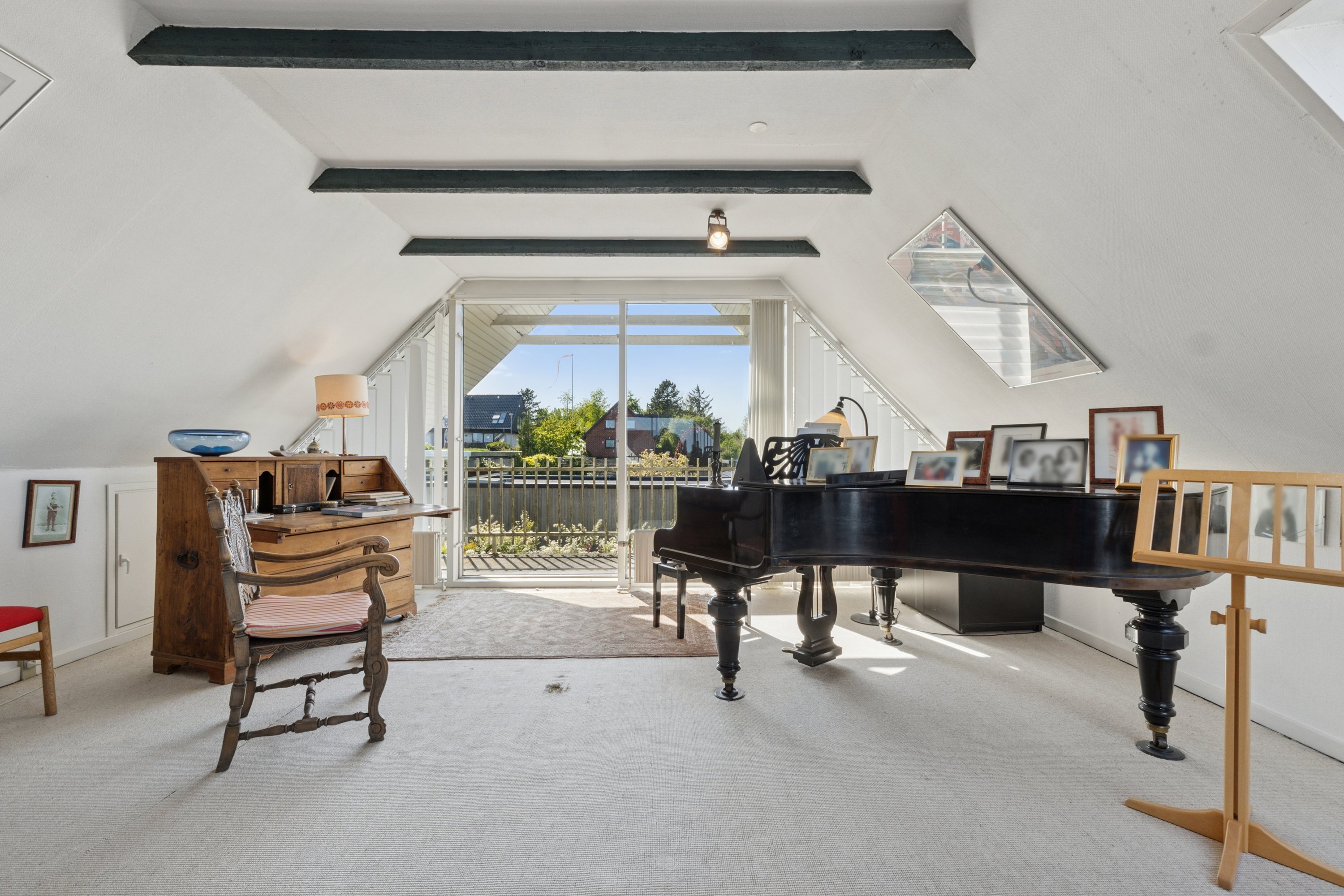 Fremhævet stue billede i fuldskærmstilstand. Billede af Rugbjergvej 95, Stavtrup, 8260 Viby J