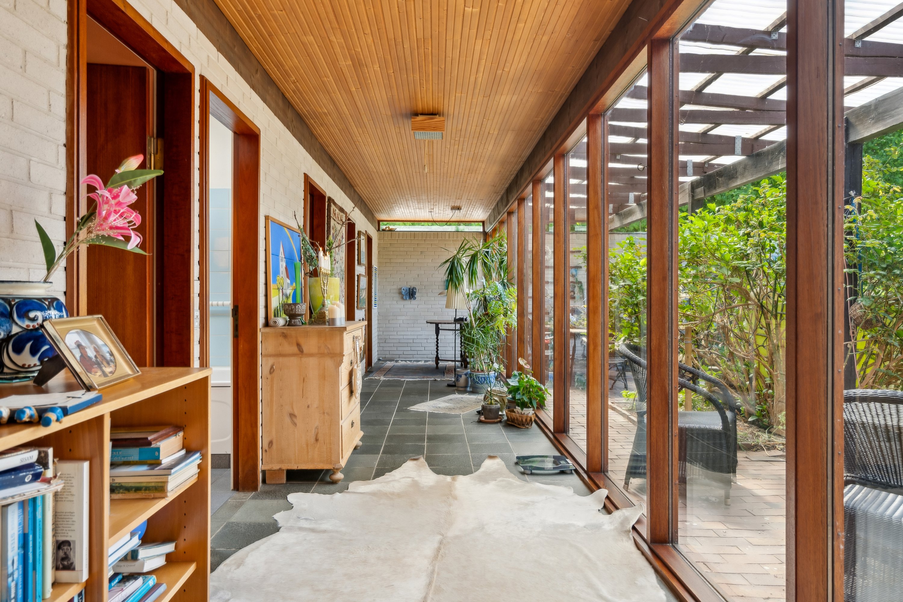 Fremhævet stue billede i fuldskærmstilstand. Billede af Skovvej 3, 9560 Hadsund