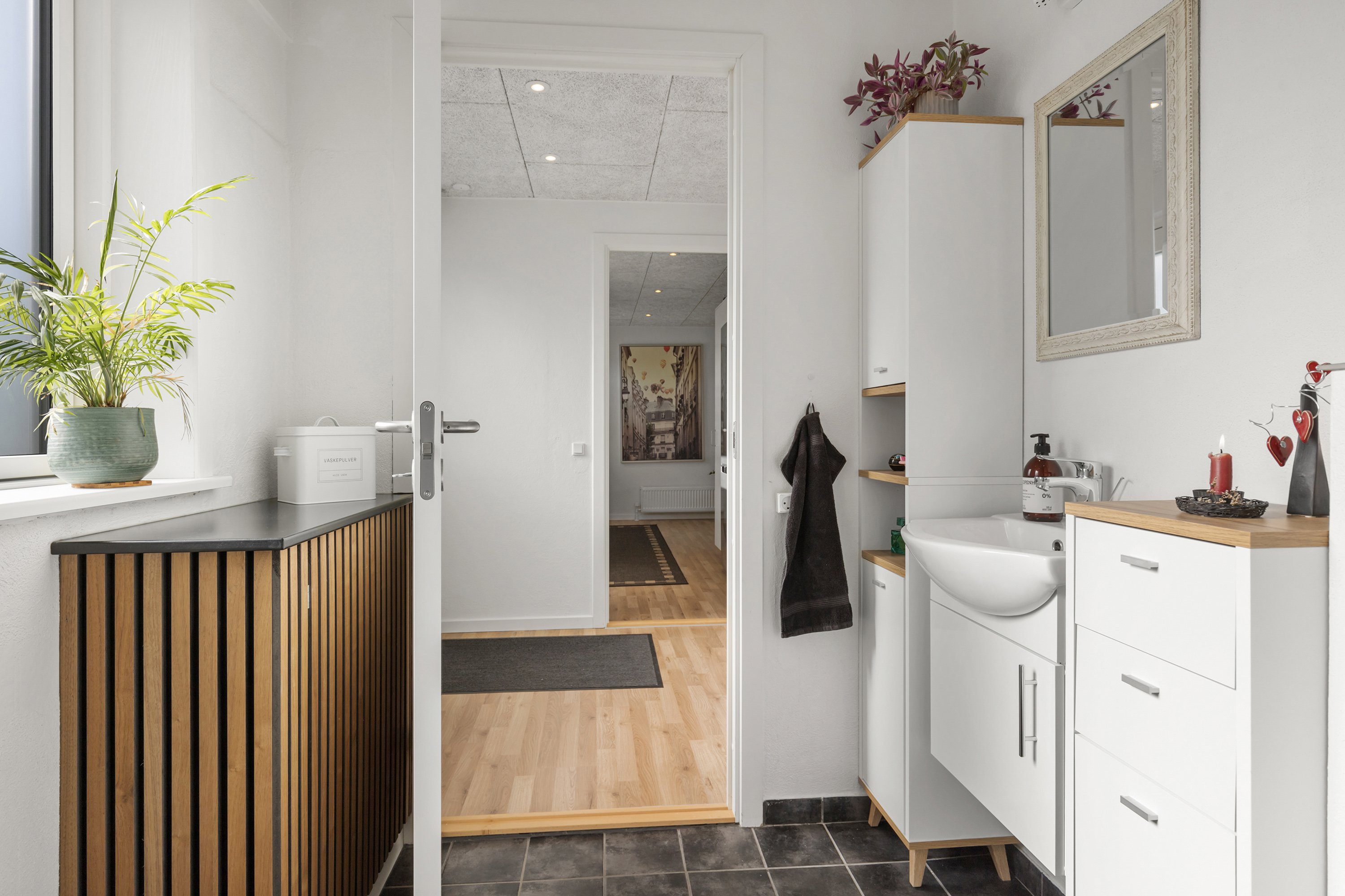 Fremhævet badeværelse billede i fuldskærmstilstand. Billede af Søndervang 10A, 9600 Aars