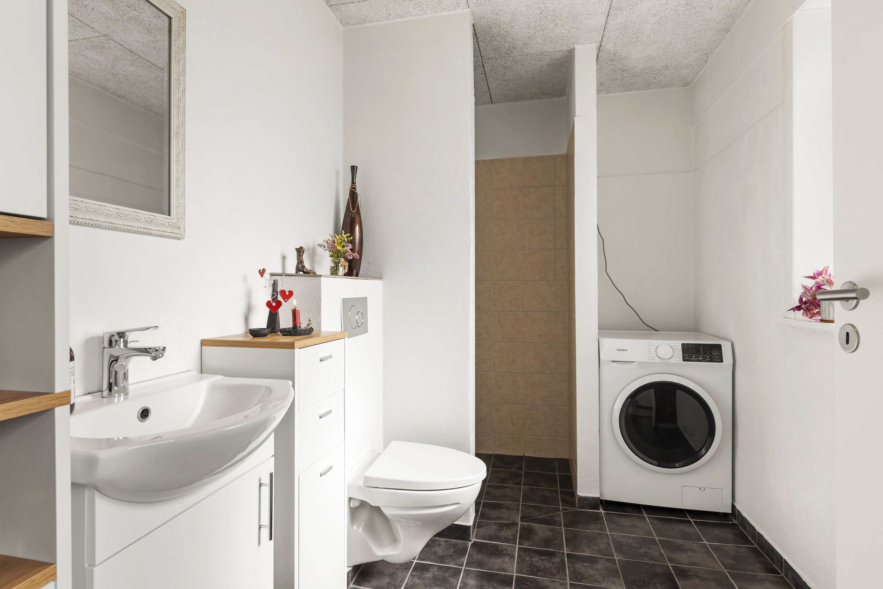 Fremhævet badeværelse billede i fuldskærmstilstand. Billede af Søndervang 10A, 9600 Aars