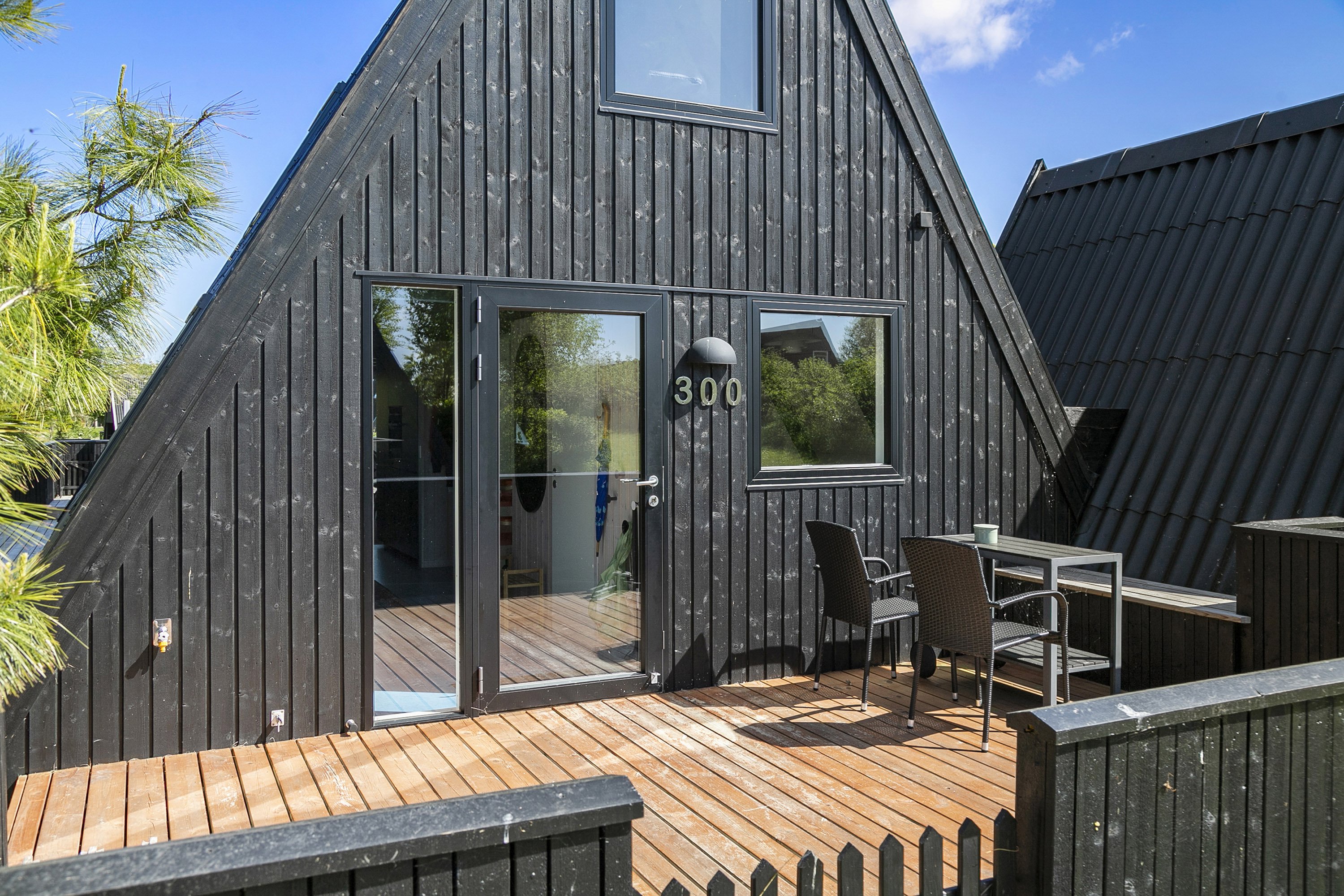 Fremhævet terrasse billede i fuldskærmstilstand. Billede af Golfsvinget 300, Gatten, 9640 Farsø