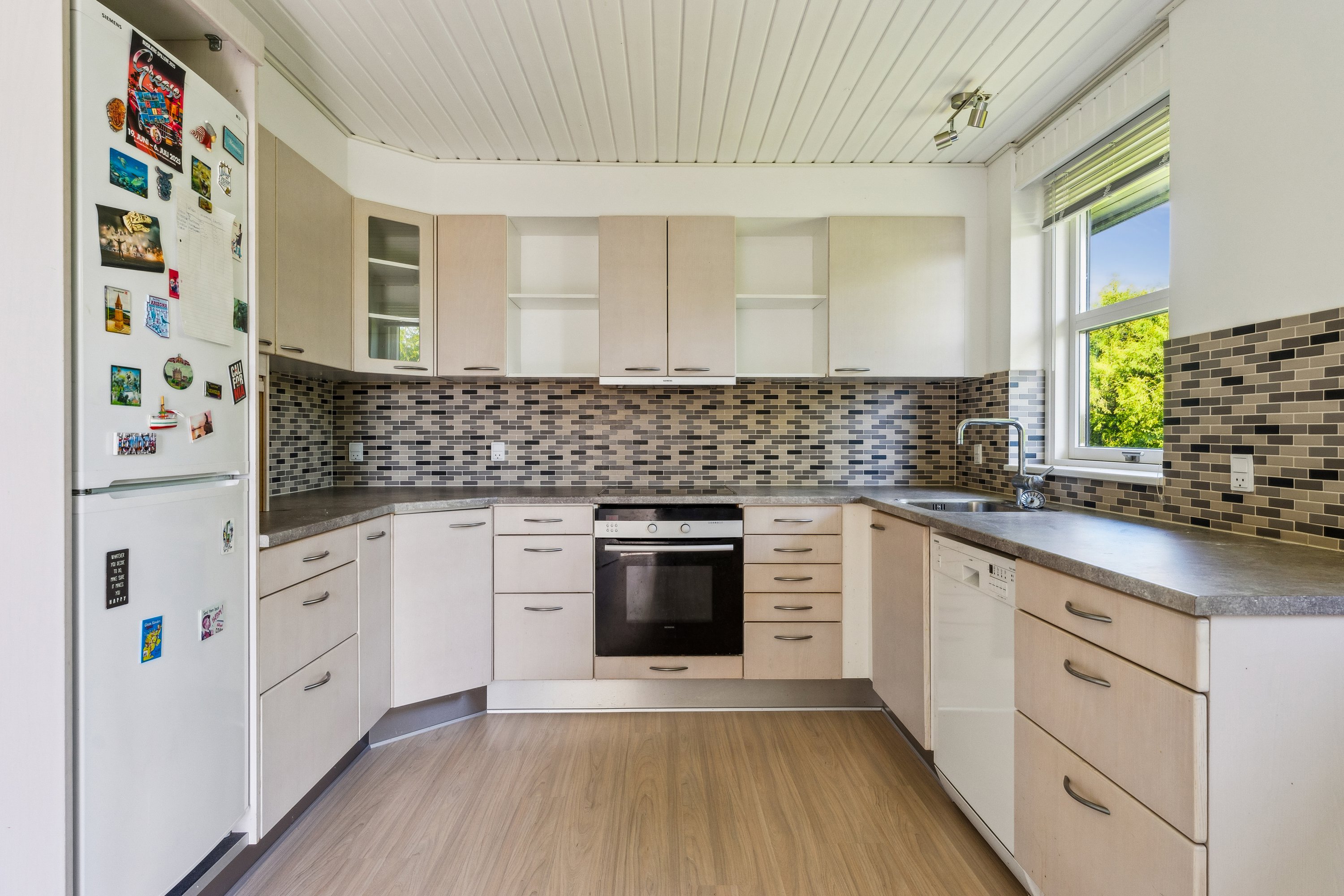 Miniaturebillede 2: køkken. Billede af Sofienlundparken 12A, 8860 Ulstrup