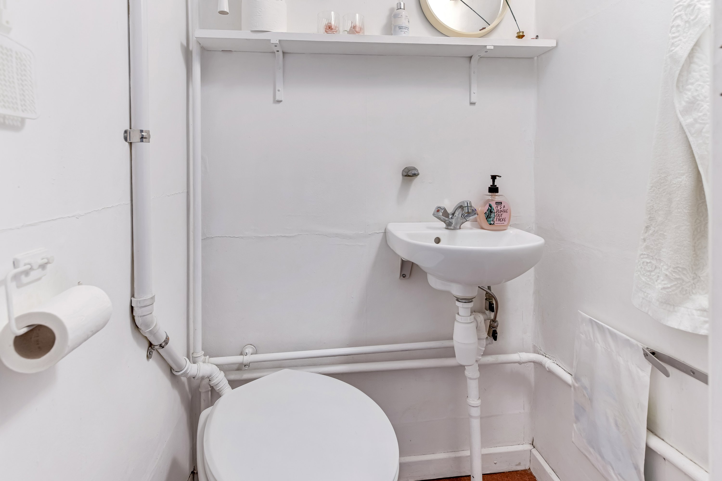 Fremhævet toilet billede i fuldskærmstilstand. Billede af Stormgade 119, 6700 Esbjerg