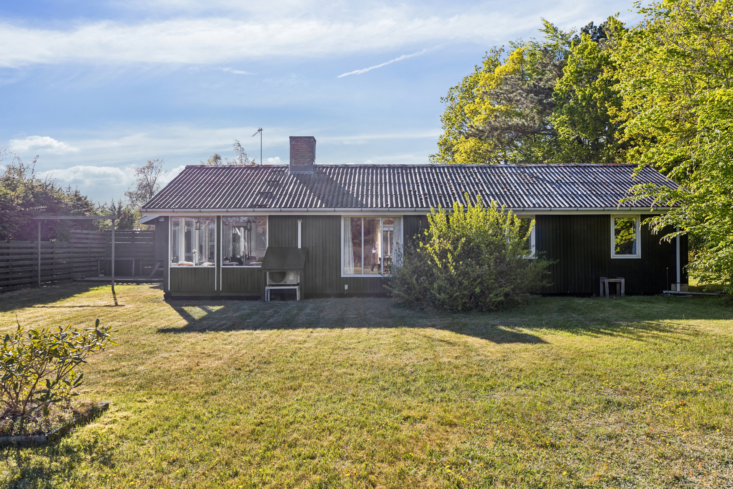 Fremhævet ejendom 1 billede i fuldskærmstilstand. Billede af Kongevejen 24, 9370 Hals