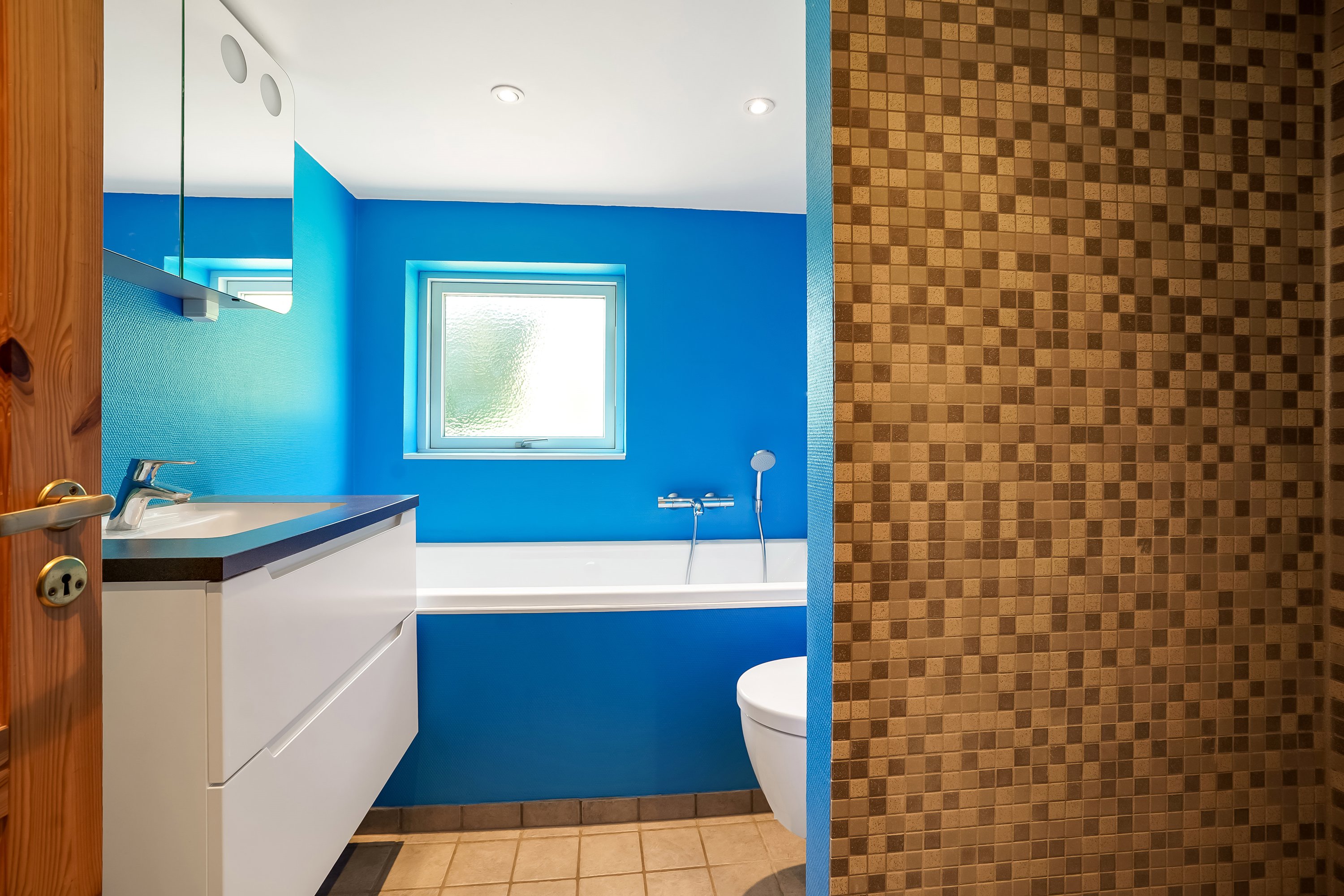 Fremhævet badeværelse billede i fuldskærmstilstand. Billede af Langagervej 32, 7171 Uldum