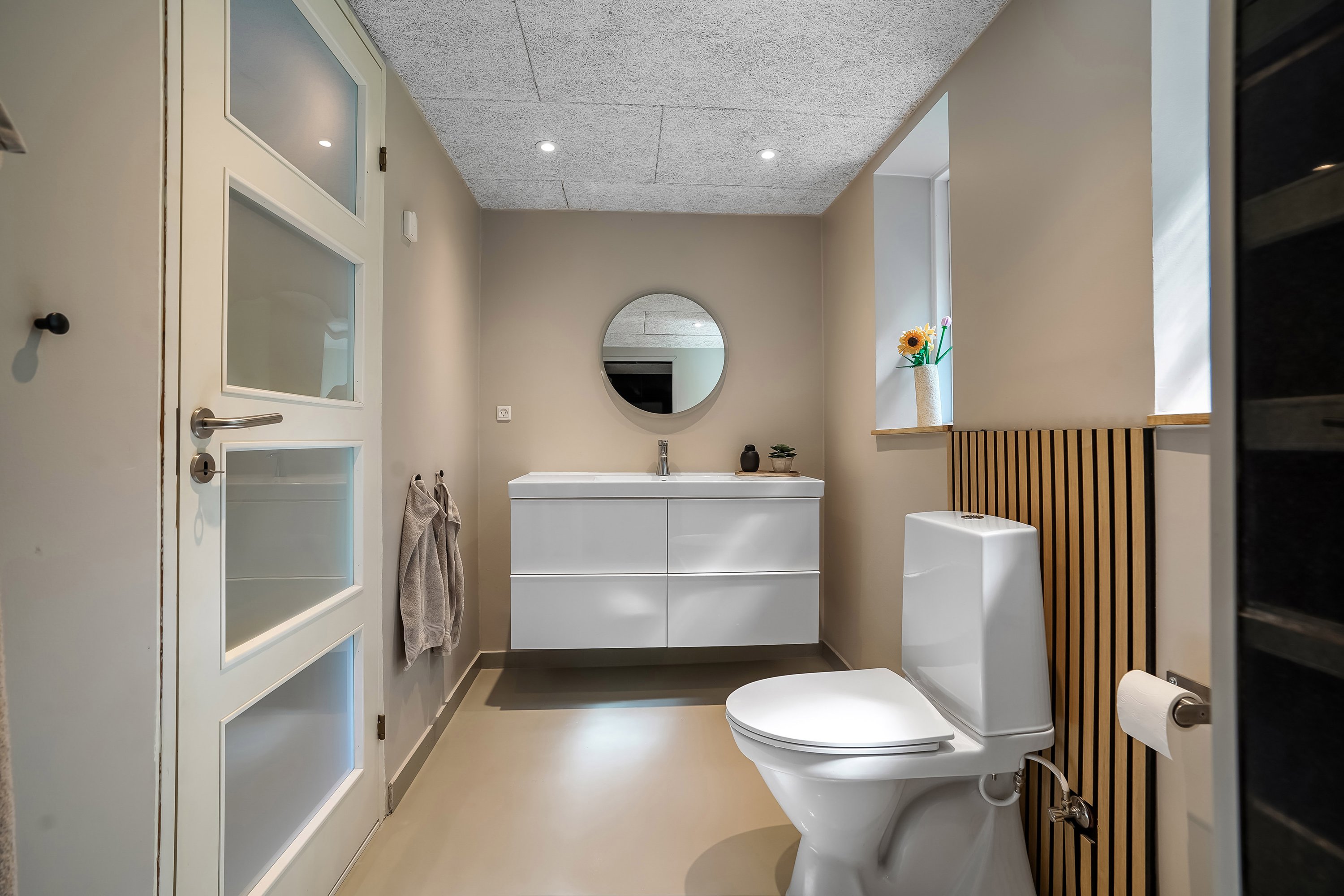 Fremhævet toilet billede i fuldskærmstilstand. Billede af Hylkedamvej 34, Lunge, 5591 Gelsted