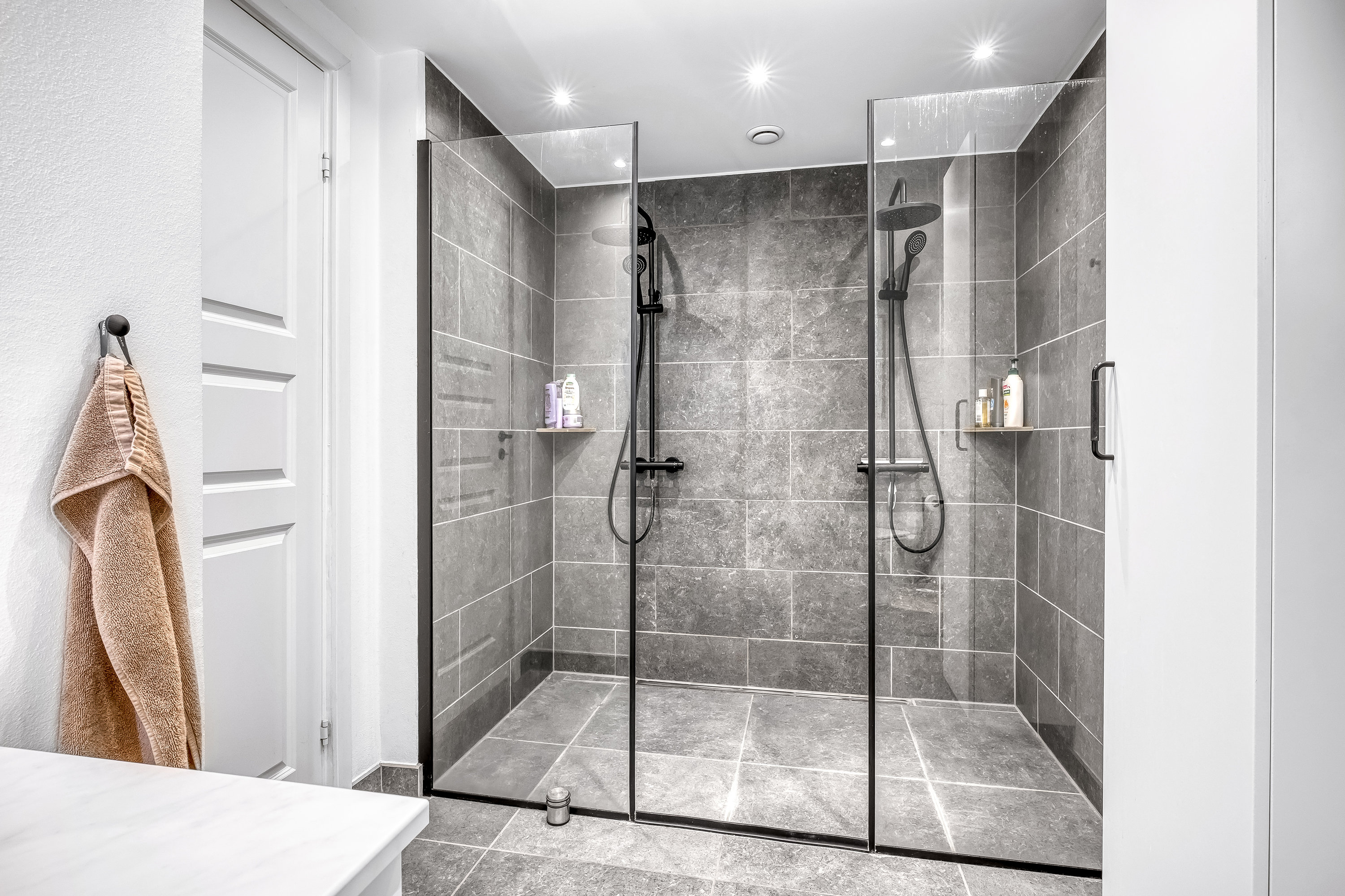 Fremhævet badeværelse billede i fuldskærmstilstand. Billede af Bartholinsvej 2, 7500 Holstebro