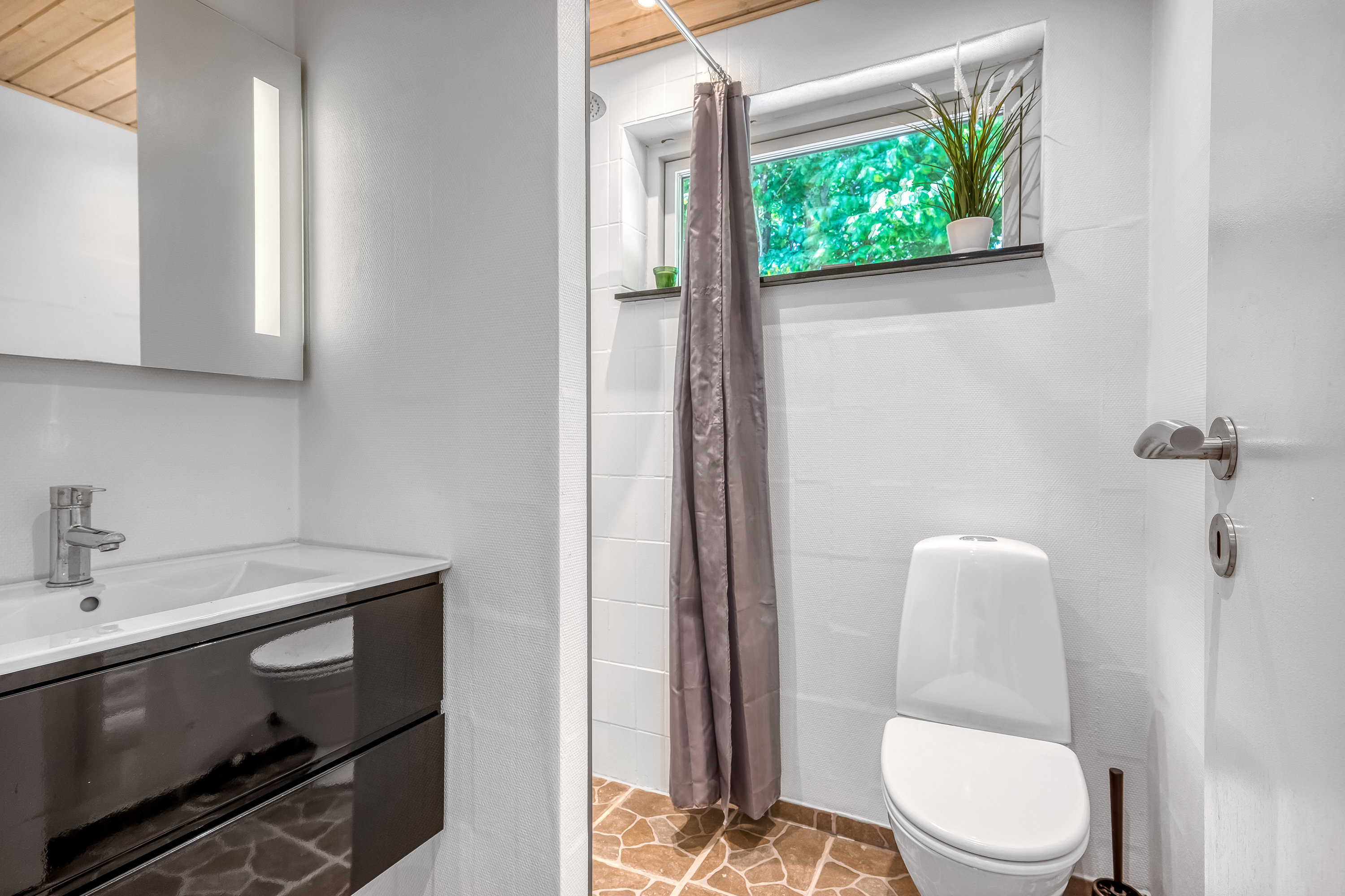 Fremhævet badeværelse billede i fuldskærmstilstand. Billede af Bartholinsvej 2, 7500 Holstebro